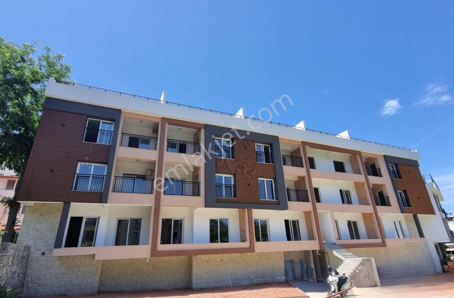 Güzelçamlı'da Bahçe Katı Sıfır 2+1 Daire - Görsel 2