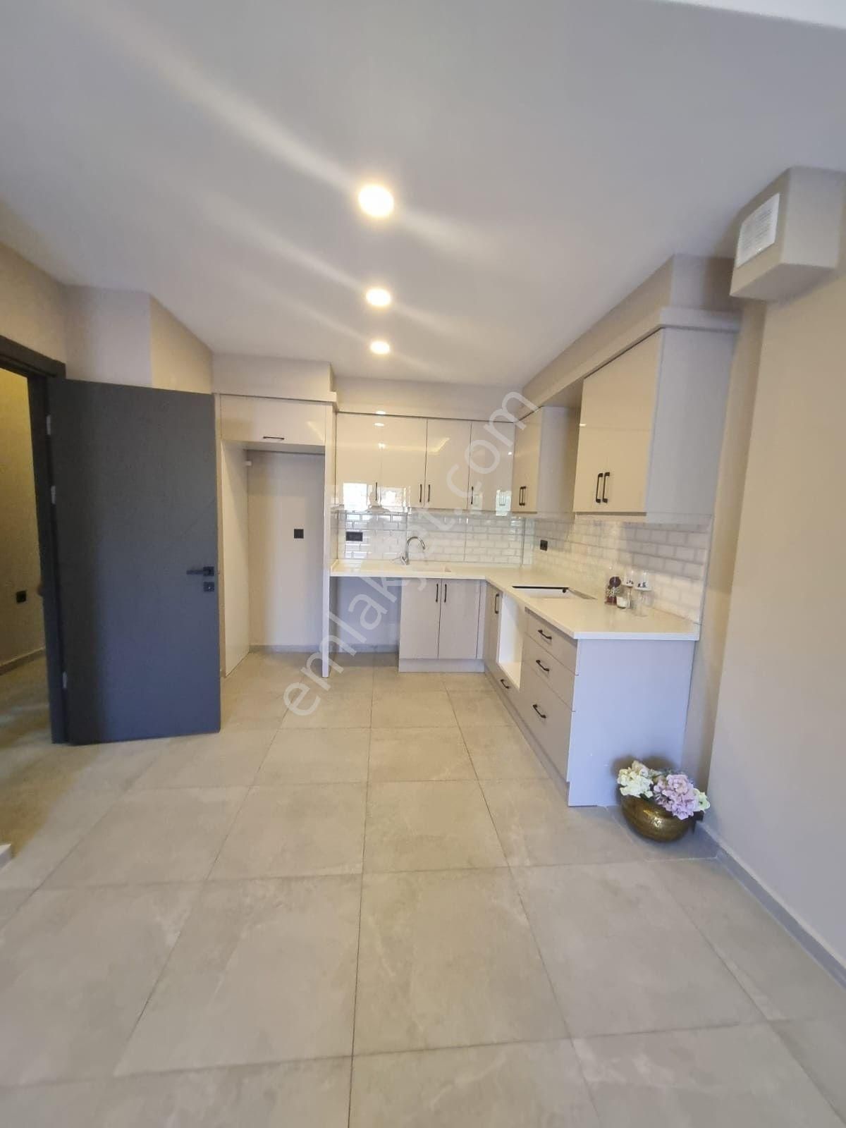 Güzelçamlı'da Bahçe Katı Sıfır 2+1 Daire - Görsel 13