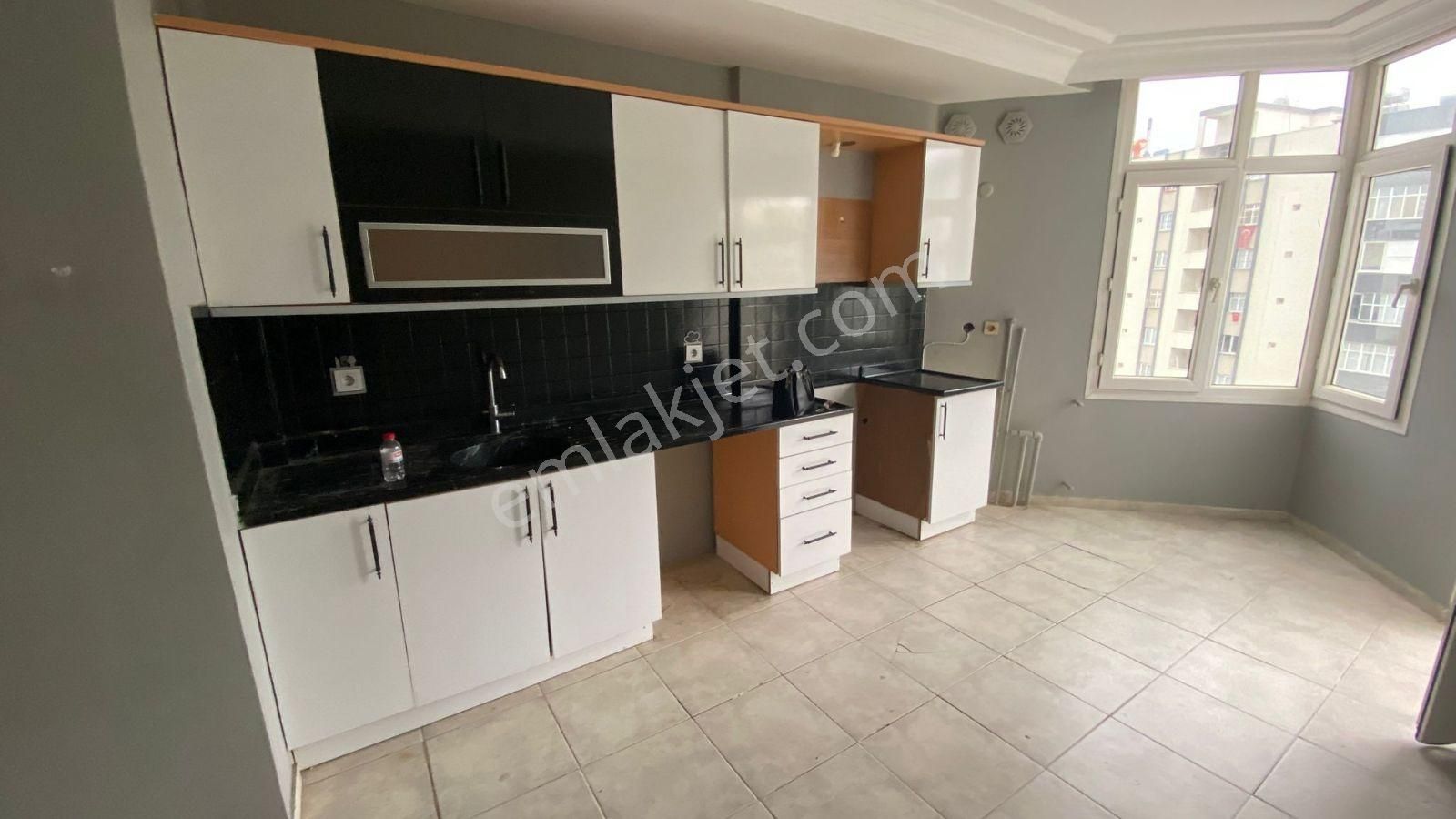 Hayalpark Civarı 3+1 Kapalı Mutfak Kiralık Daire