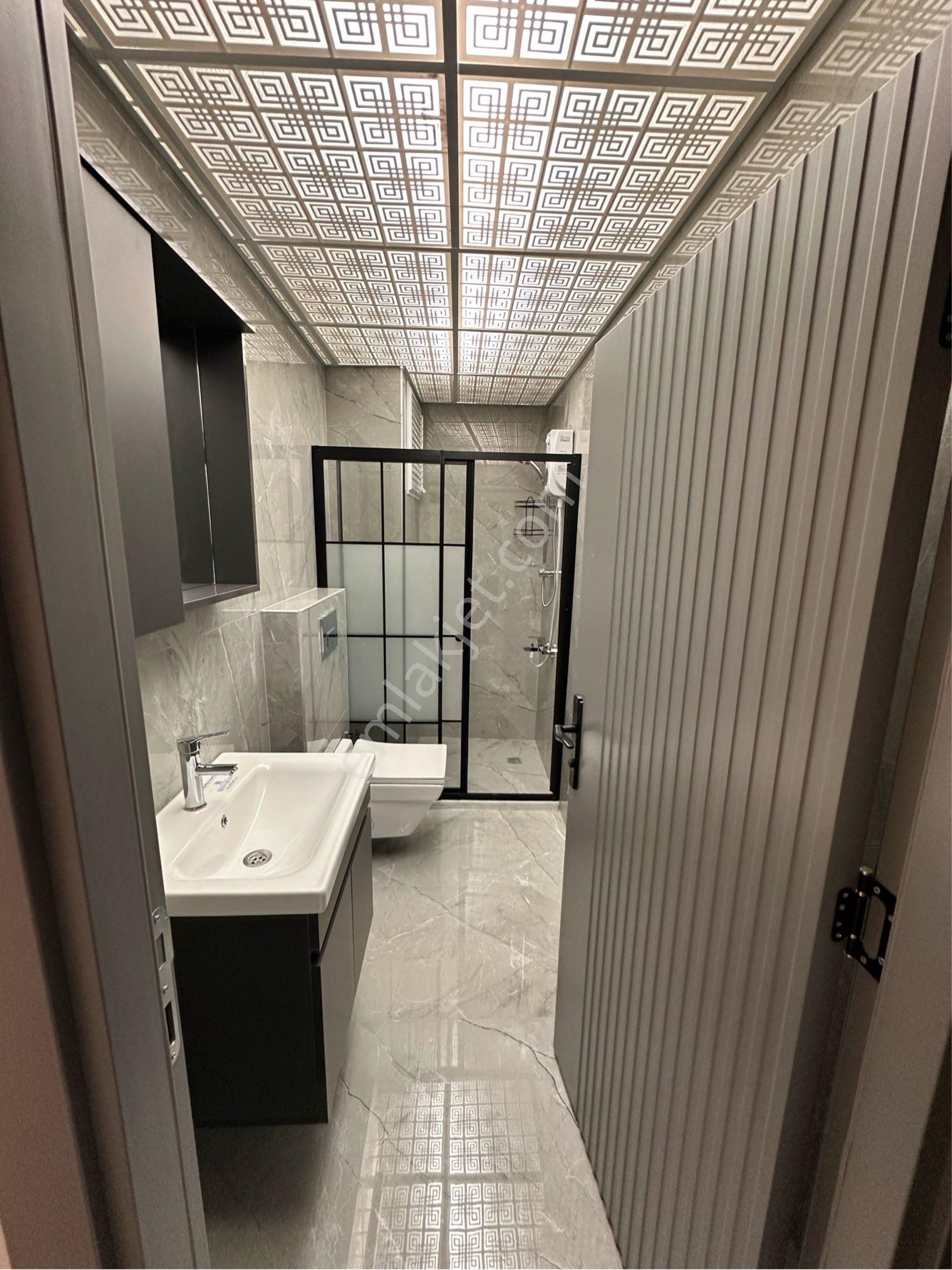 Güzelyalı’da Merkezi Konumda Sıfır 1+1 Eşyalı Kiralık Daire - Görsel 12