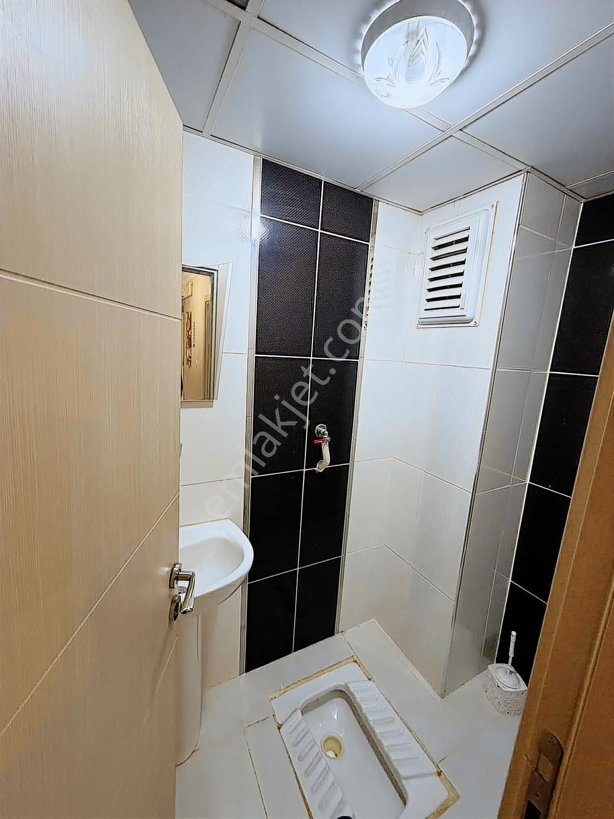 Fazelden Esenli Cad. Üstü Asansörlü İskanlı Köşe 2+1 - Görsel 7