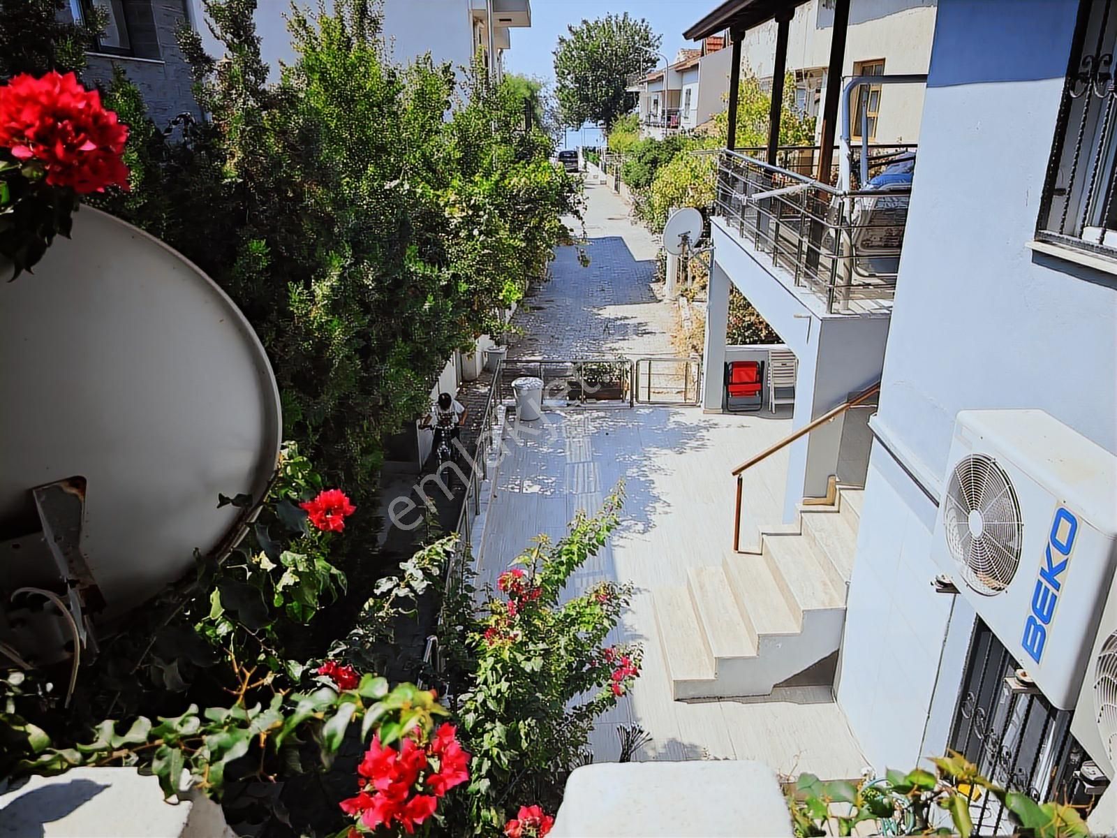 Ürkmez Denize Sıfır 66 Evler Sitesi 2 Katlı (2 Ayrı Daire Gibi) - Görsel 28