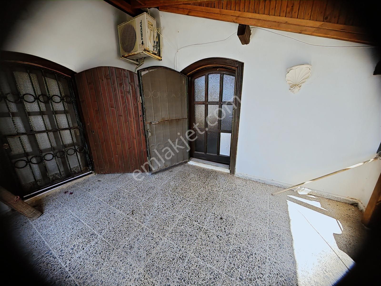 Ürkmez Denize Sıfır 66 Evler Sitesi 2 Katlı (2 Ayrı Daire Gibi) - Görsel 29