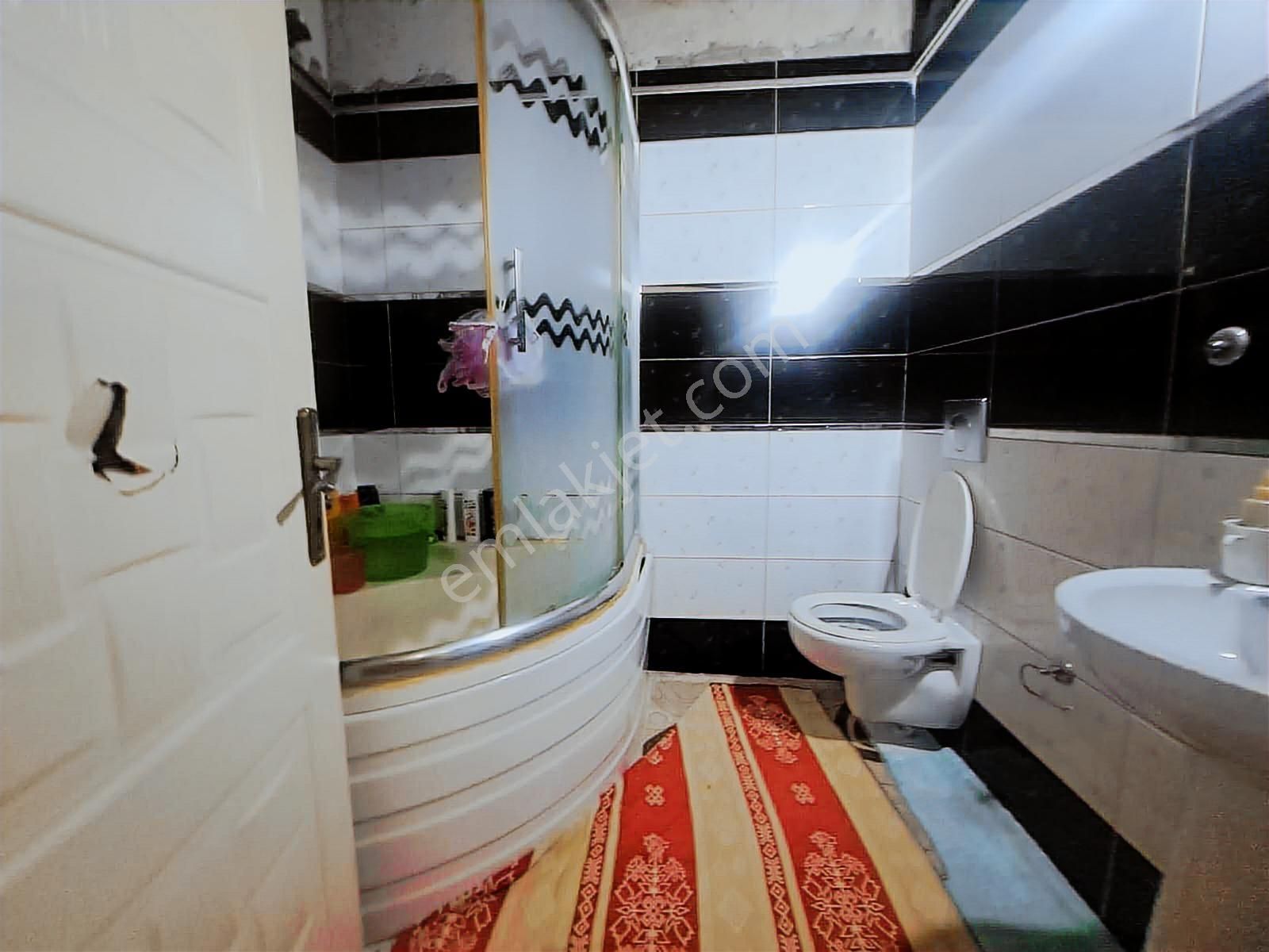 Kütükçü Mahallesinde Geniş Ve Kullanışlı 5+1 Satılık Daire - Görsel 4