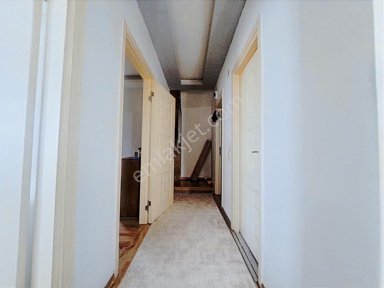 Kütükçü Mahallesinde Geniş Ve Kullanışlı 5+1 Satılık Daire - Görsel 28