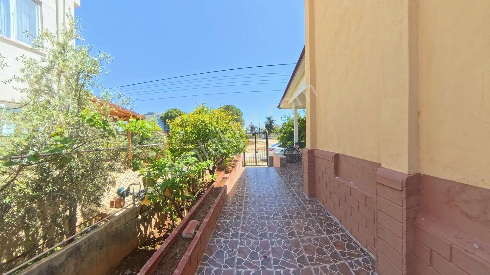 Taşucunda, Denize 300 M Köşe Parsel, 4 Cephe Açık Müstakil Ev - Görsel 4