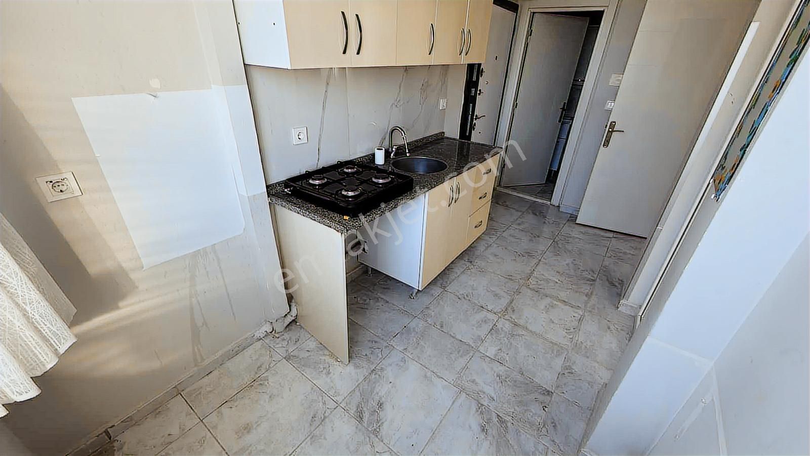 Yeşilyurtta 1+1 Asansörlü Katta Kiralık - Görsel 4