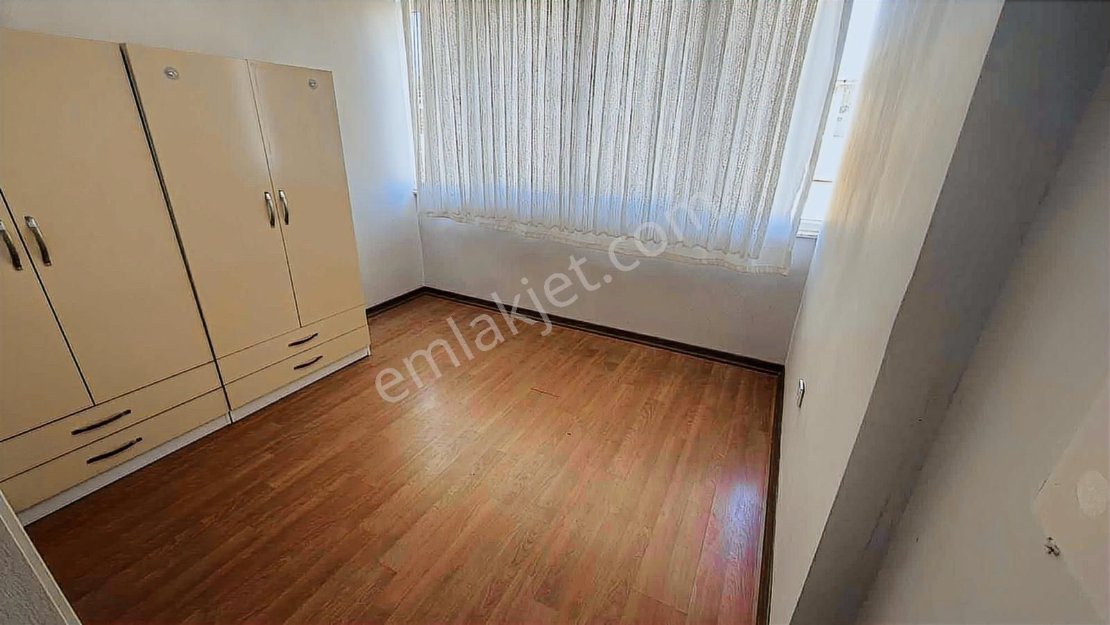 Yeşilyurtta 1+1 Asansörlü Katta Kiralık - Görsel 2