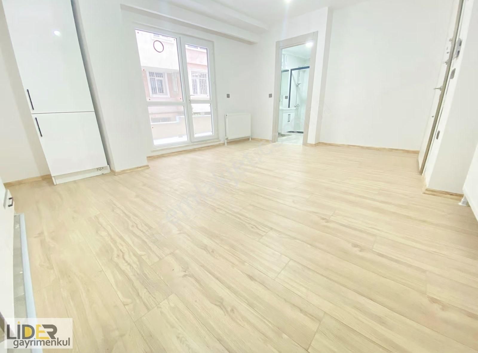 Lider▃altıntepe'de Ulaşıma Yakın, Teraslı, 50m2 Net, Sıfır 1+1