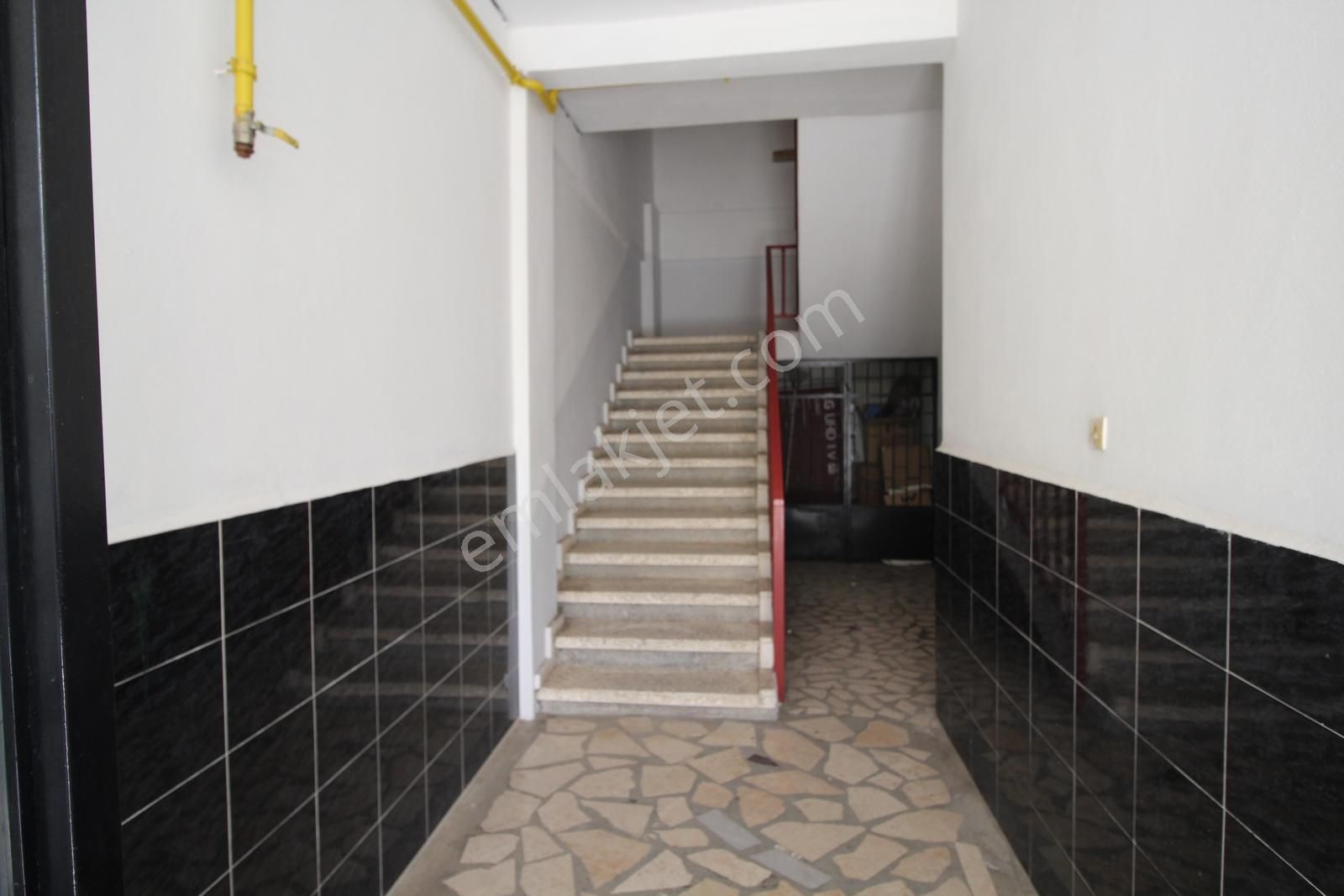 İdol'den Hilton Otel Civarı Denize Yakın D.gazı Aktif 4+1 866ik - Görsel 5