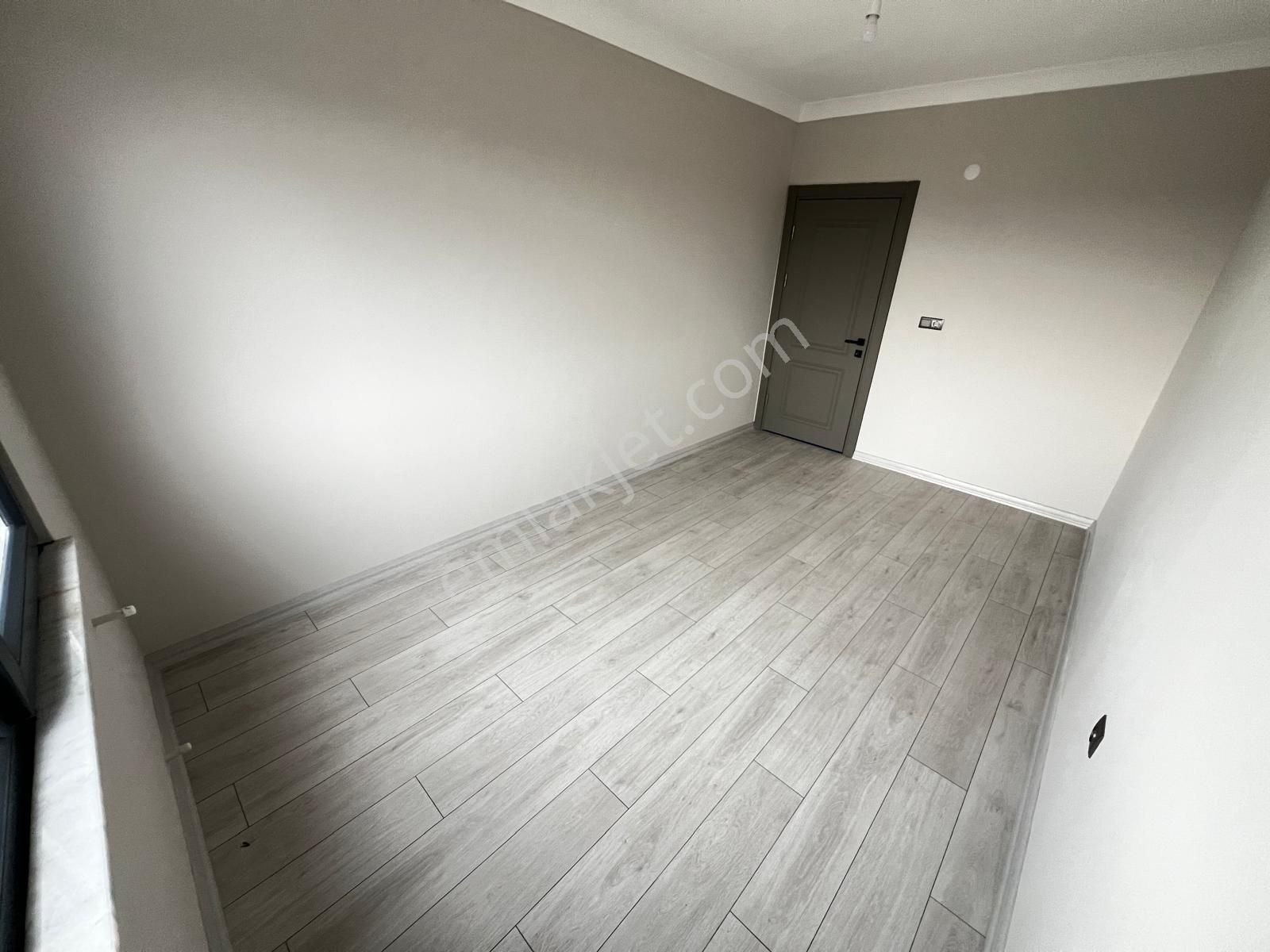Yiğit'ten▓altınkum Merkez'de Ön Cephe Ara Kat Ebeveyn Banyolu Satılık 2+1 Daire - Görsel 27