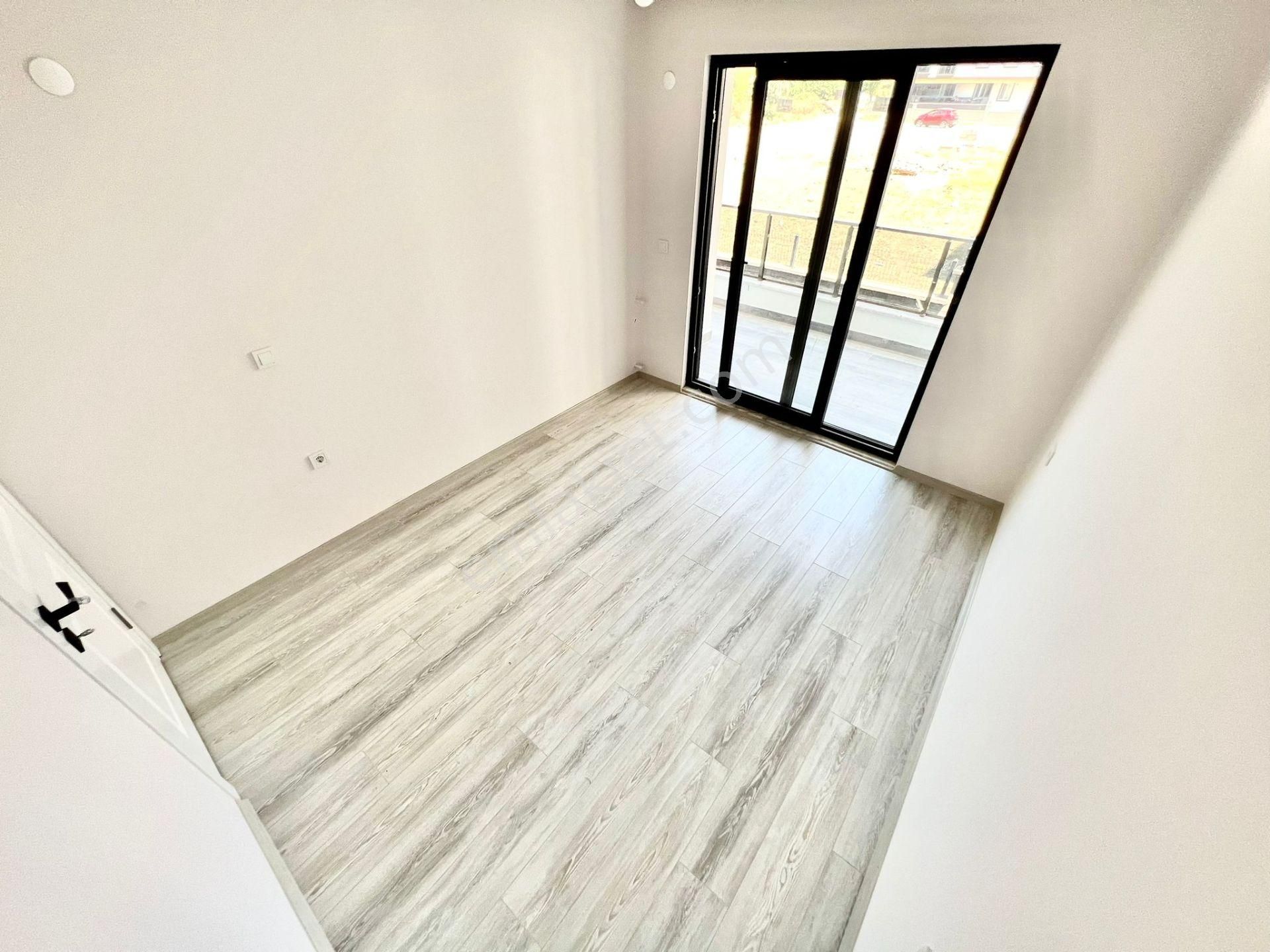 ꧁ay Emlaktan꧂akçay'da Kapalı Otoparklı Çift Asansörlü Denize Yakın Satılık 1+1 Lüx Daire - Görsel 16