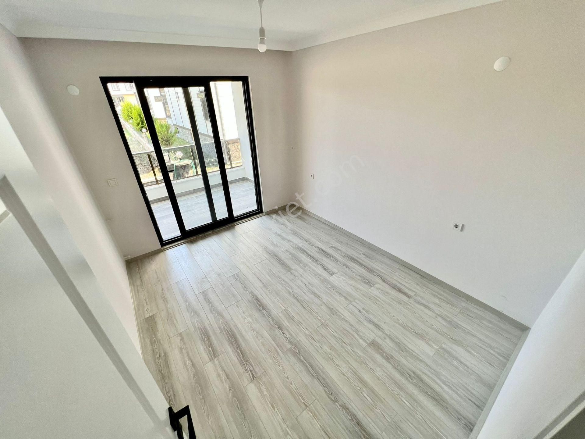 ꧁ay Emlaktan꧂akçay'da Kapalı Otoparklı Çift Asansörlü Denize Yakın Satılık 1+1 Lüx Daire - Görsel 13