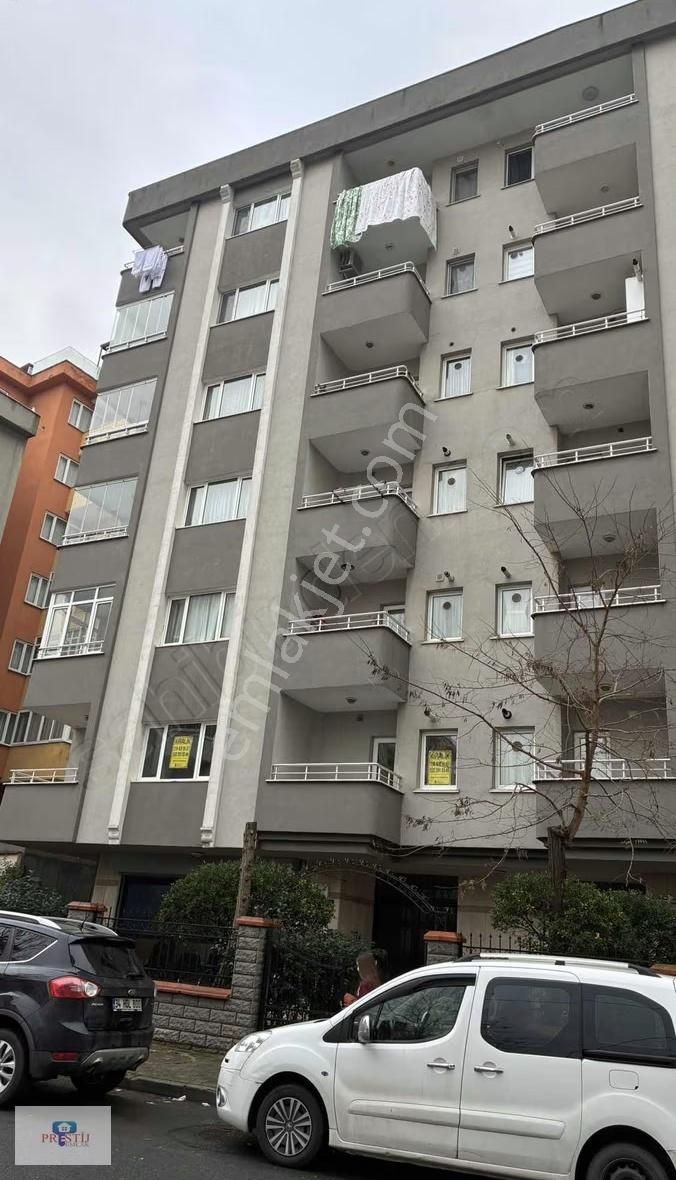 Şanlı Caddesinde Tavukçuyoluna Çok Yakın Büyüüük Daire