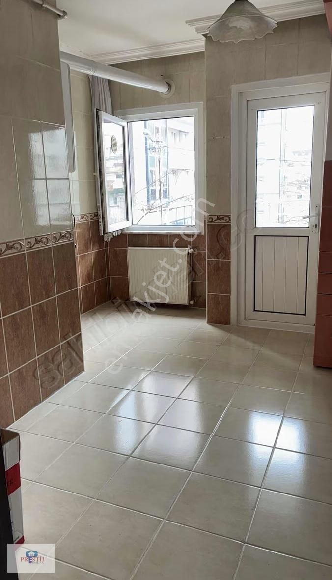 Şanlı Caddesinde Tavukçuyoluna Çok Yakın Büyüüük Daire - Görsel 3