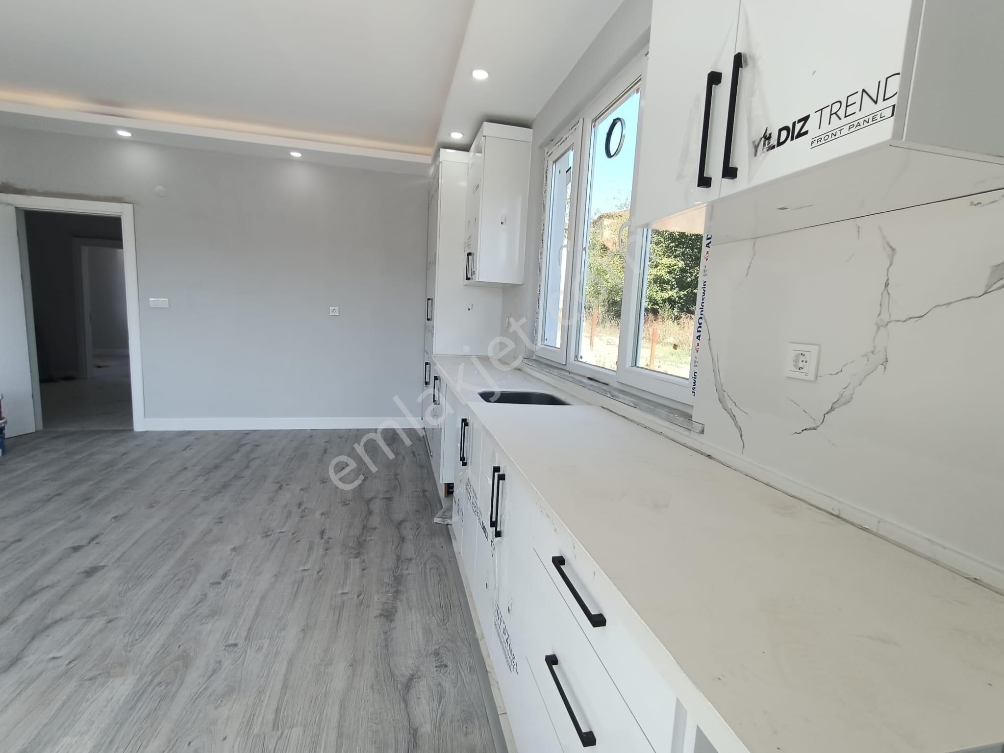 Körfez Sipahiler Mah.de Ebeveyn Banyolu Verandalı Sıfır Müstakil - Görsel 25