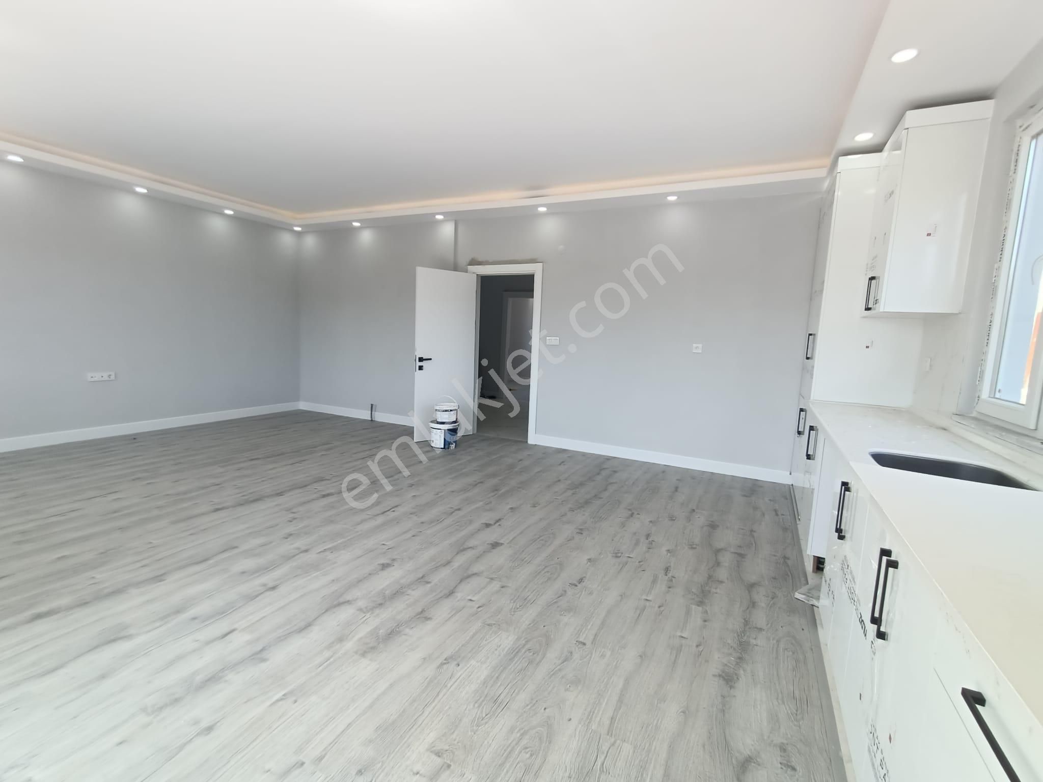 Körfez Sipahiler Mah.de Ebeveyn Banyolu Verandalı Sıfır Müstakil - Görsel 3