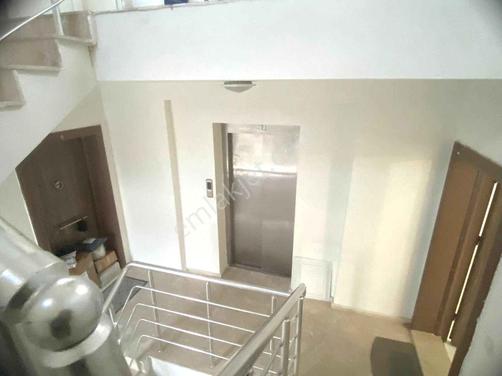 Kuşadası Kadınlar Denizi Mahallesi’nde, Tam Panoramik Deniz Manzaralı 1+1 Satılık Daire - Görsel 28