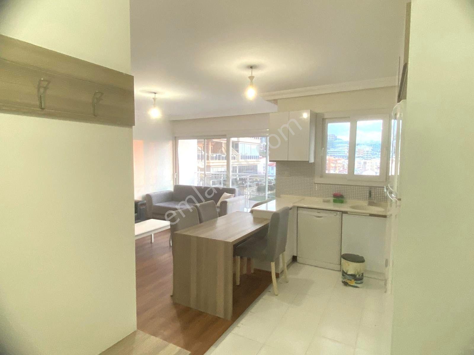 Kuşadası Kadınlar Denizi Mahallesi’nde, Tam Panoramik Deniz Manzaralı 1+1 Satılık Daire - Görsel 3