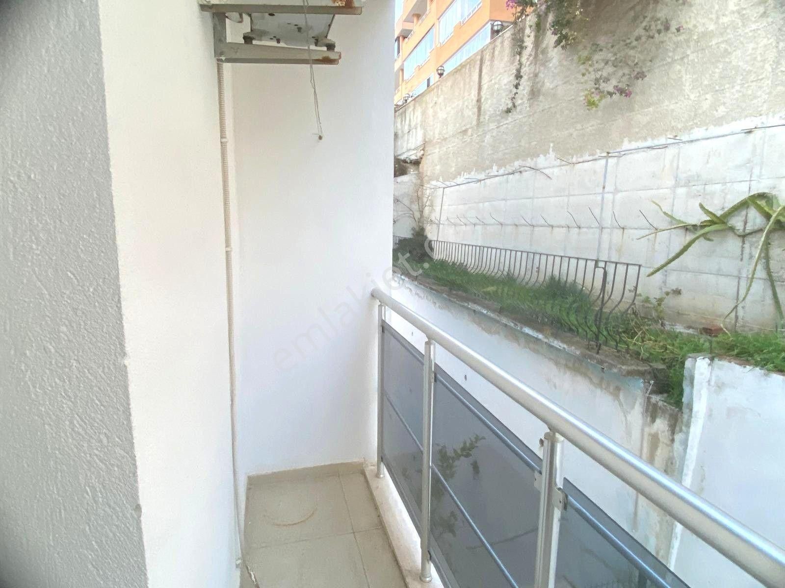 Kuşadası Kadınlar Denizi Mahallesi’nde, Tam Panoramik Deniz Manzaralı 1+1 Satılık Daire - Görsel 13