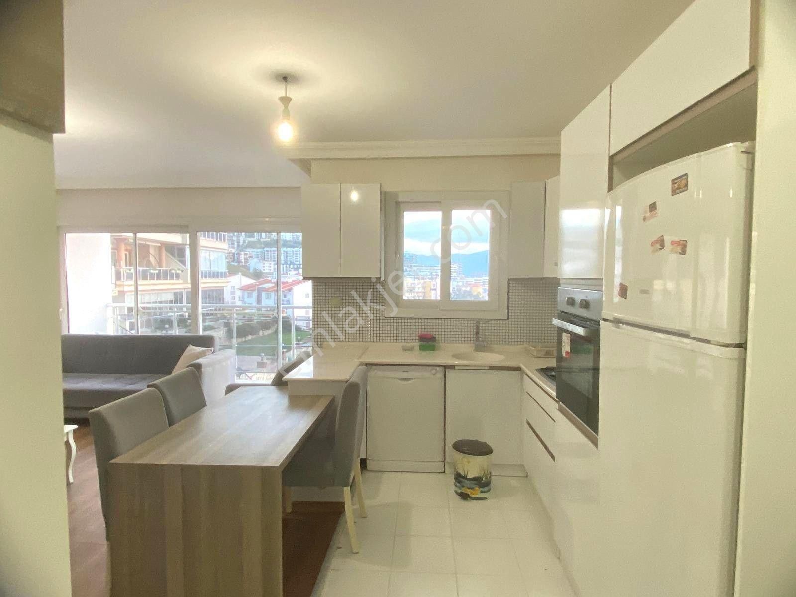 Kuşadası Kadınlar Denizi Mahallesi’nde, Tam Panoramik Deniz Manzaralı 1+1 Satılık Daire - Görsel 4