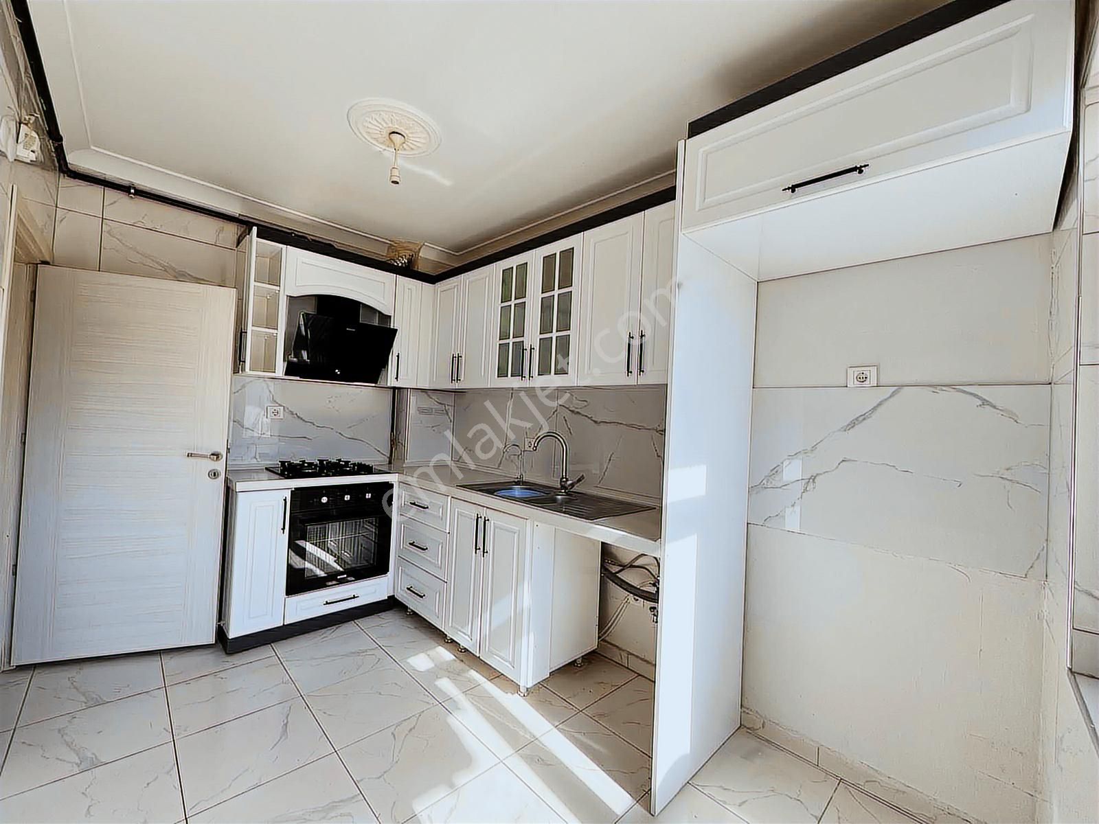 İnönü Caddesinde Cadde Cepheli 3+1 Ara Kat Daire - Görsel 12