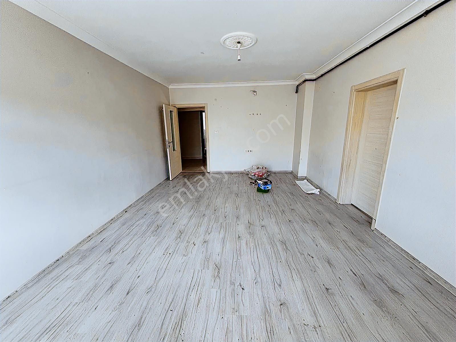 İnönü Caddesinde Cadde Cepheli 3+1 Ara Kat Daire - Görsel 4