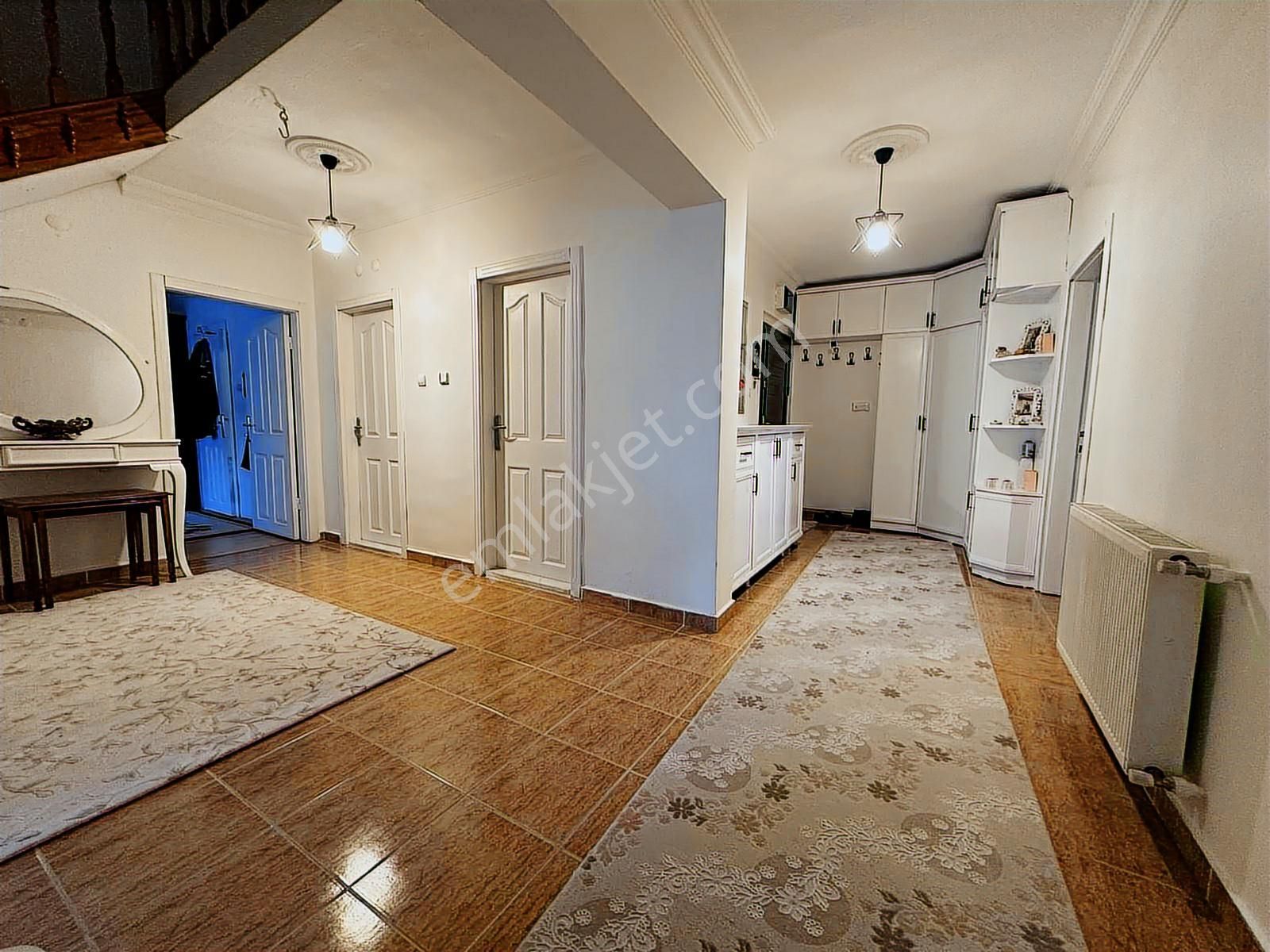 Etimesgut Topçu Mahallesinde Satılık Çok Geniş 5+1 Teraslı Daire - Görsel 16