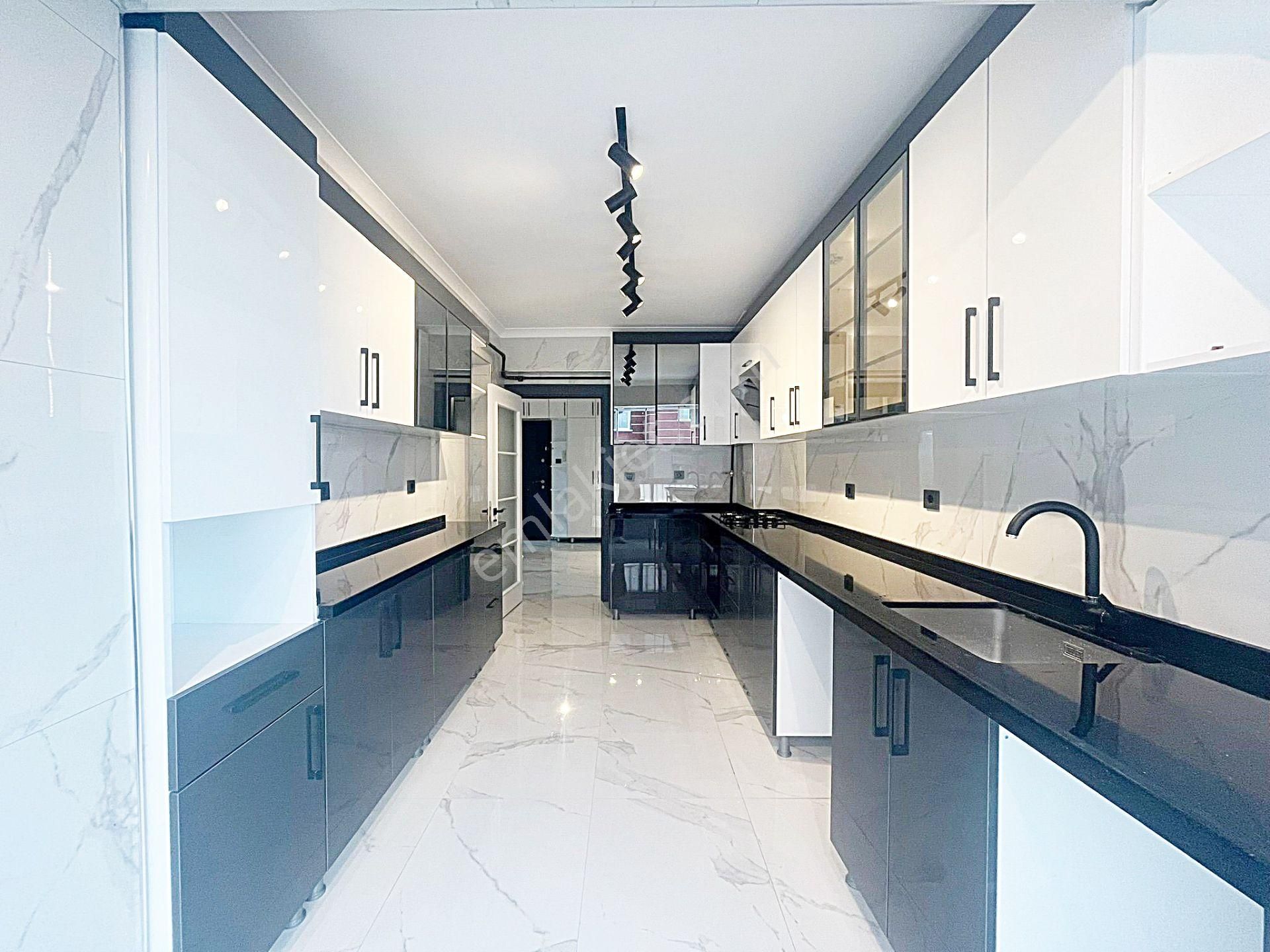 Keçiören Ataparkta Katta Çift Banyolu Asansörlü Ful Yapılı Daire