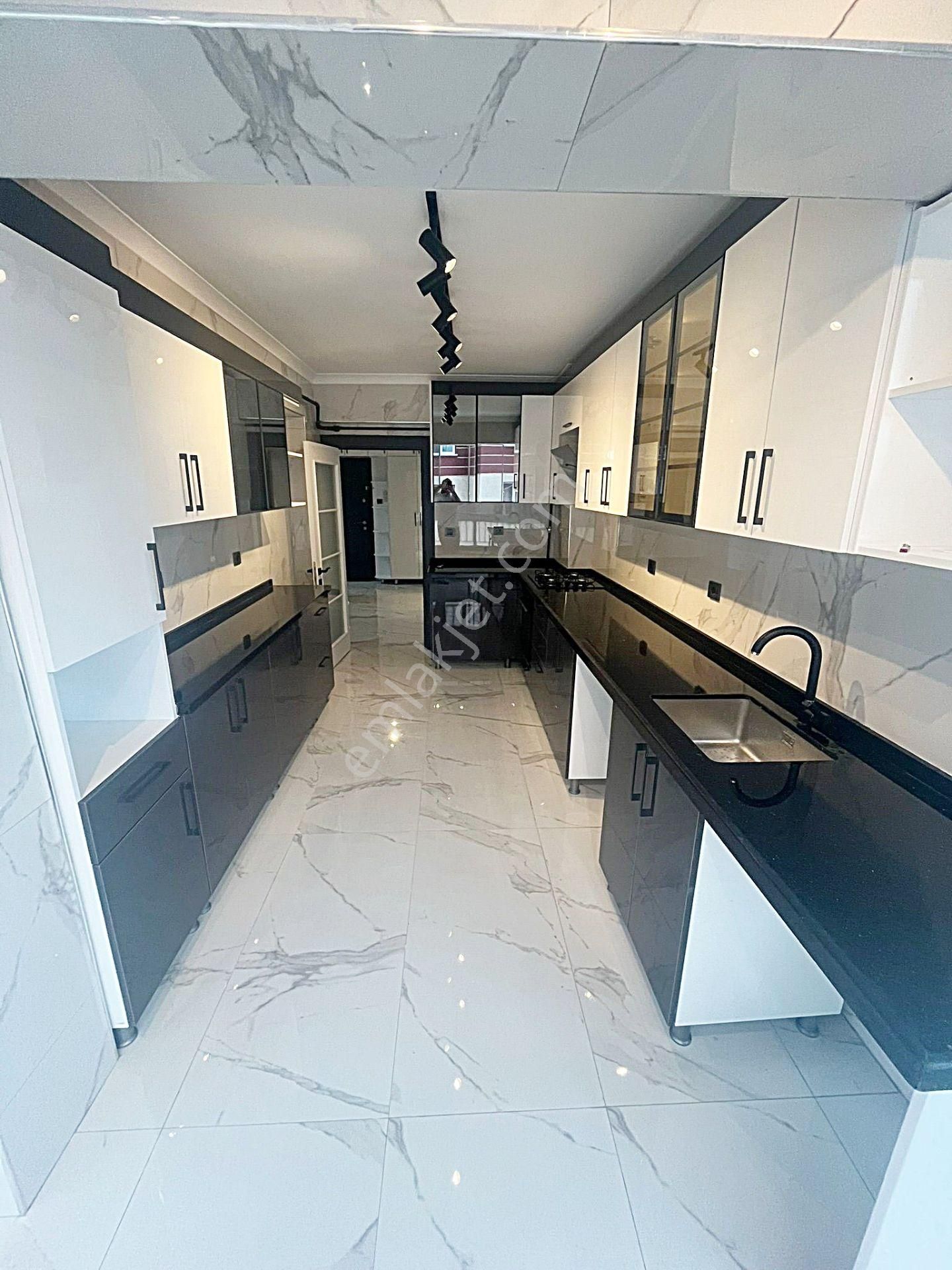 Keçiören Ataparkta Katta Çift Banyolu Asansörlü Ful Yapılı Daire - Görsel 3