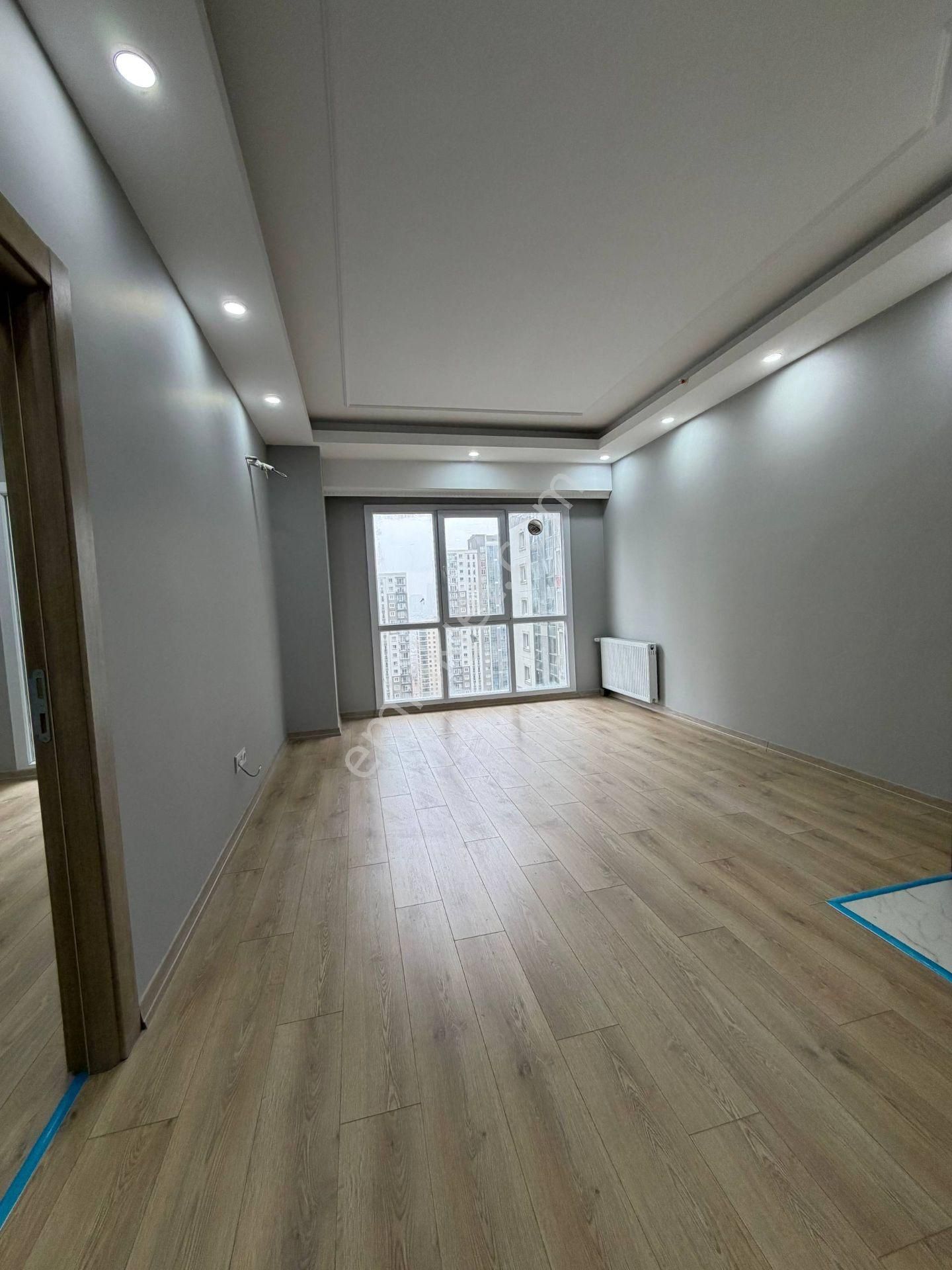 Esenyurt Cumhuriyet Mahallesi 1+1 Kiralık Daire 10.kat Site İçerisinde Sıfır Temiz Daire Manzaralı - Görsel 8