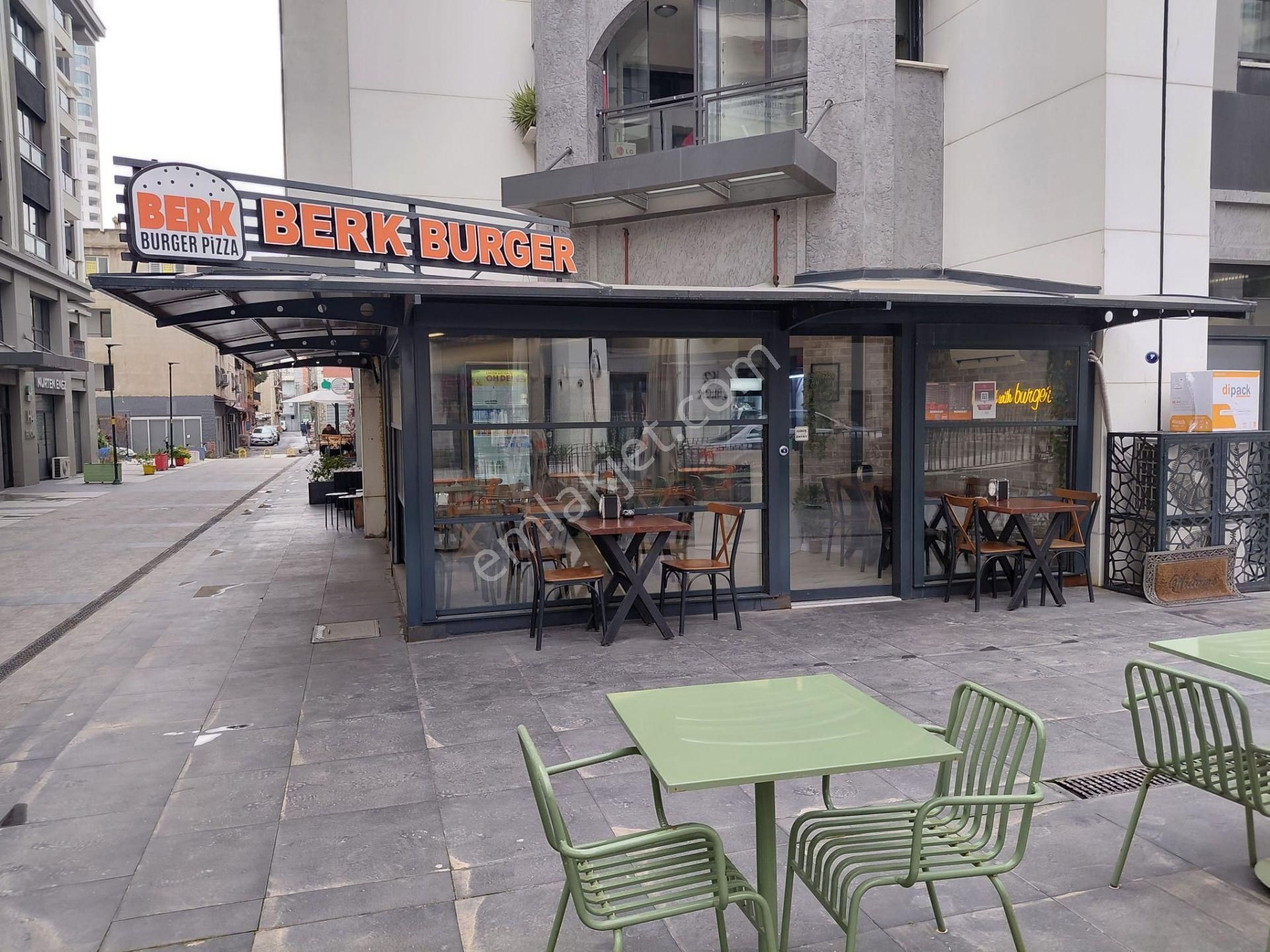 İşlek Noktada Altın Değerinde Devren Satılık Burger Ve Pizza Salonu - Görsel 32