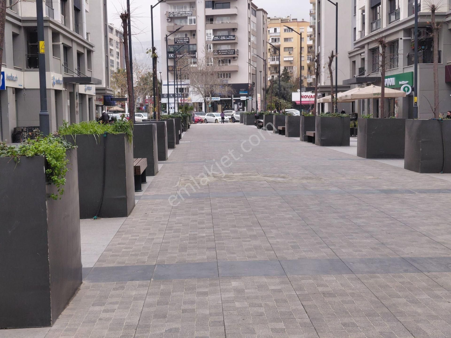 İşlek Noktada Altın Değerinde Devren Satılık Burger Ve Pizza Salonu