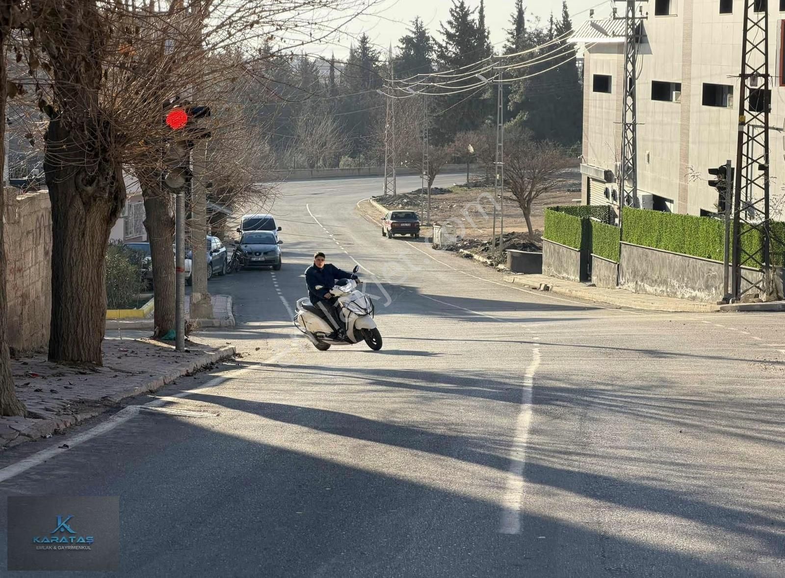 Karataş Egemenlik Caddesinde 165 M2 Fırsat Uygun Arsa - Görsel 2