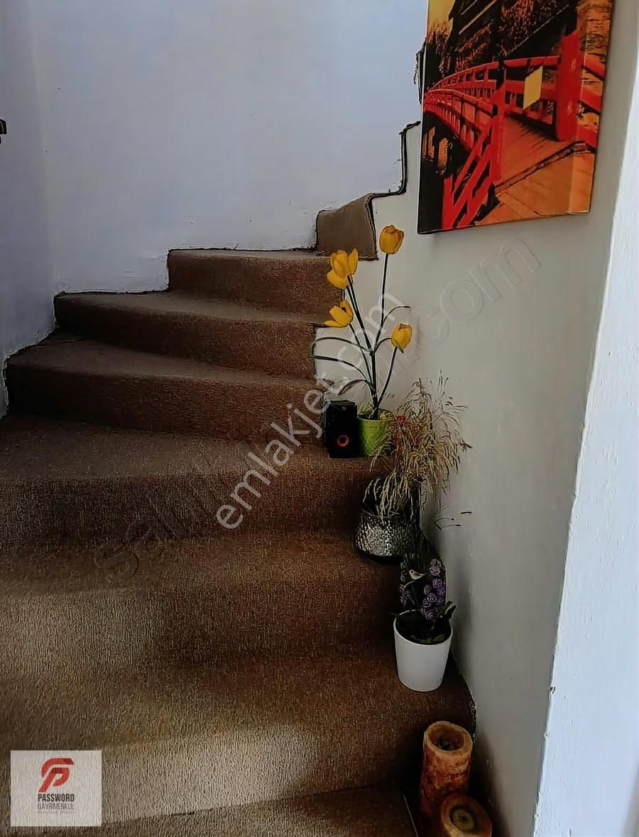 Bornova Evka 3'te Satılık 3+1 Villa - Görsel 11