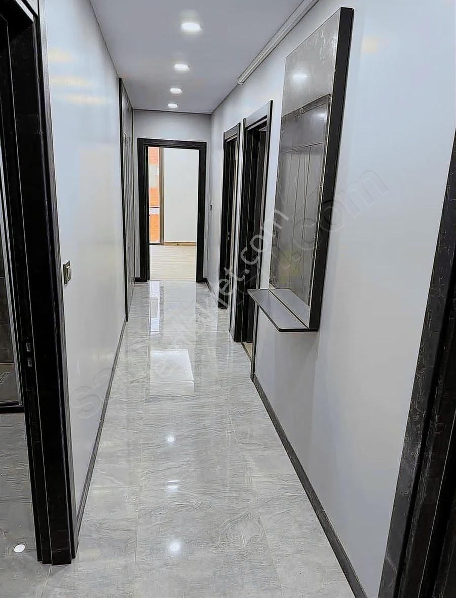 Orient Emlaktan Lüks Detaylara Sahip Kiralık Daire - Görsel 2