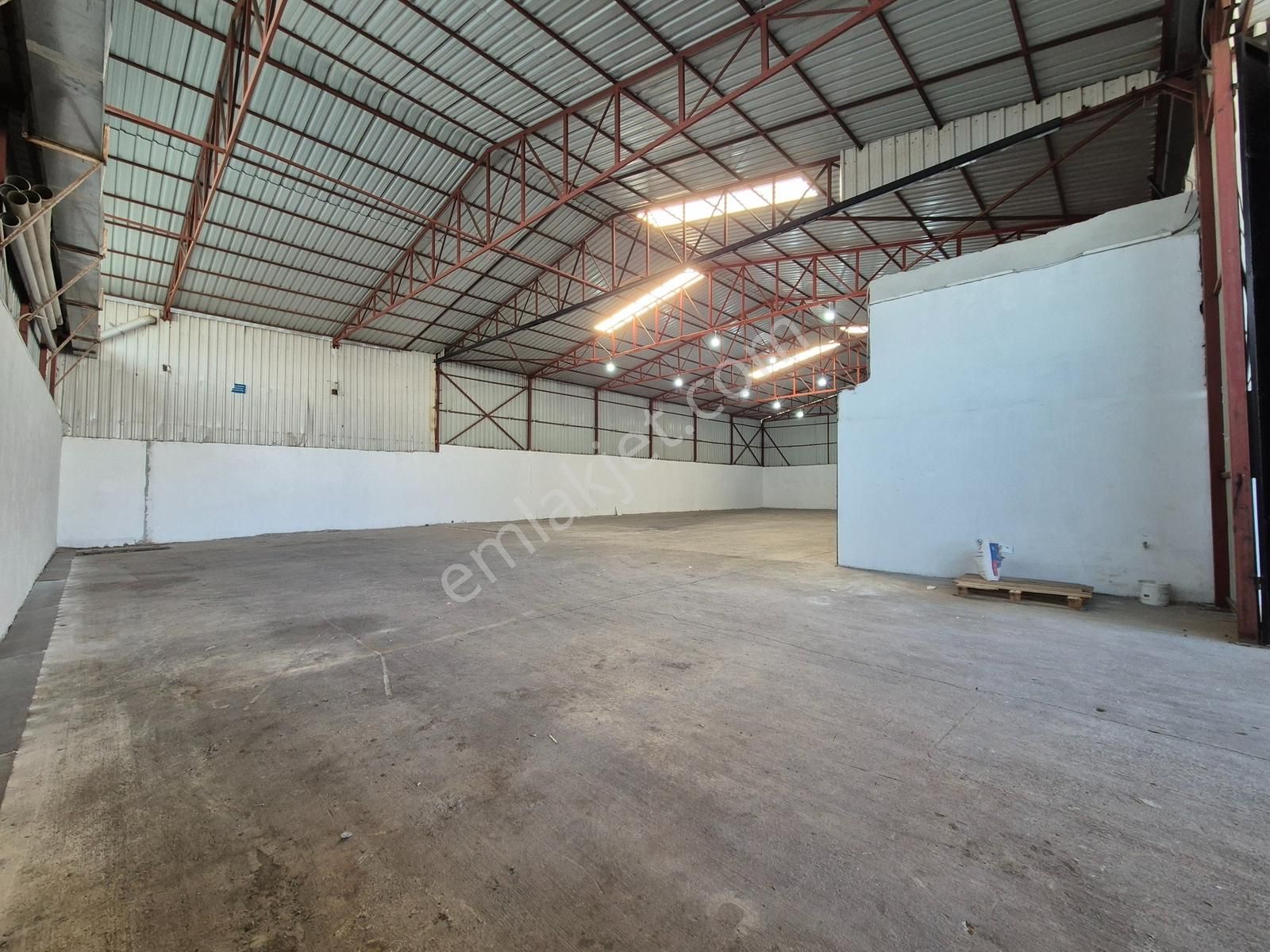 Antalya Muratpaşa Yenigöl Mahallesinde 600m² Kiralık Depo - Görsel 11