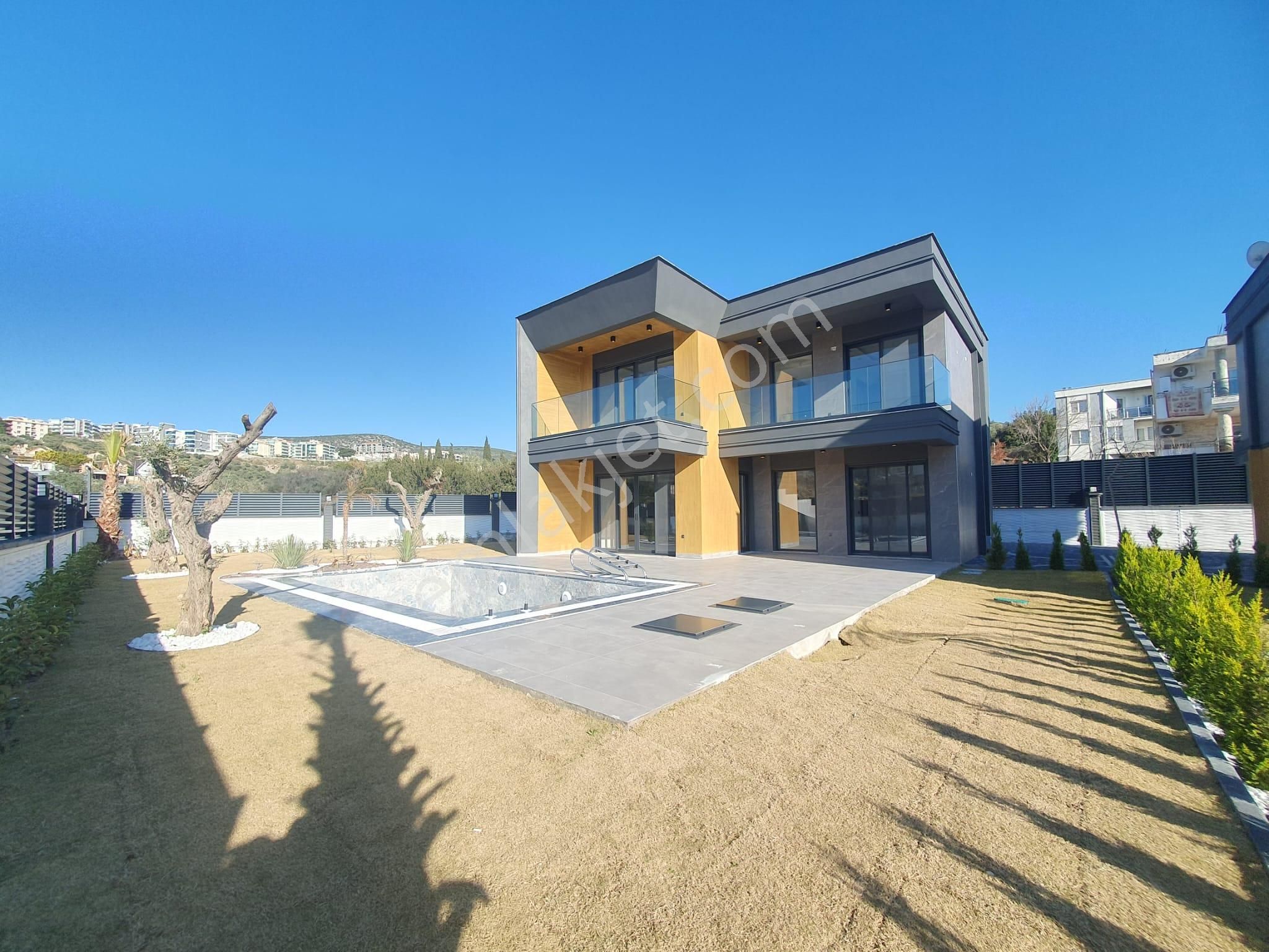 Ege Mahallesinde Ayrıcalıklı Yaşam 500m² Bahçeli Müstakil Villa