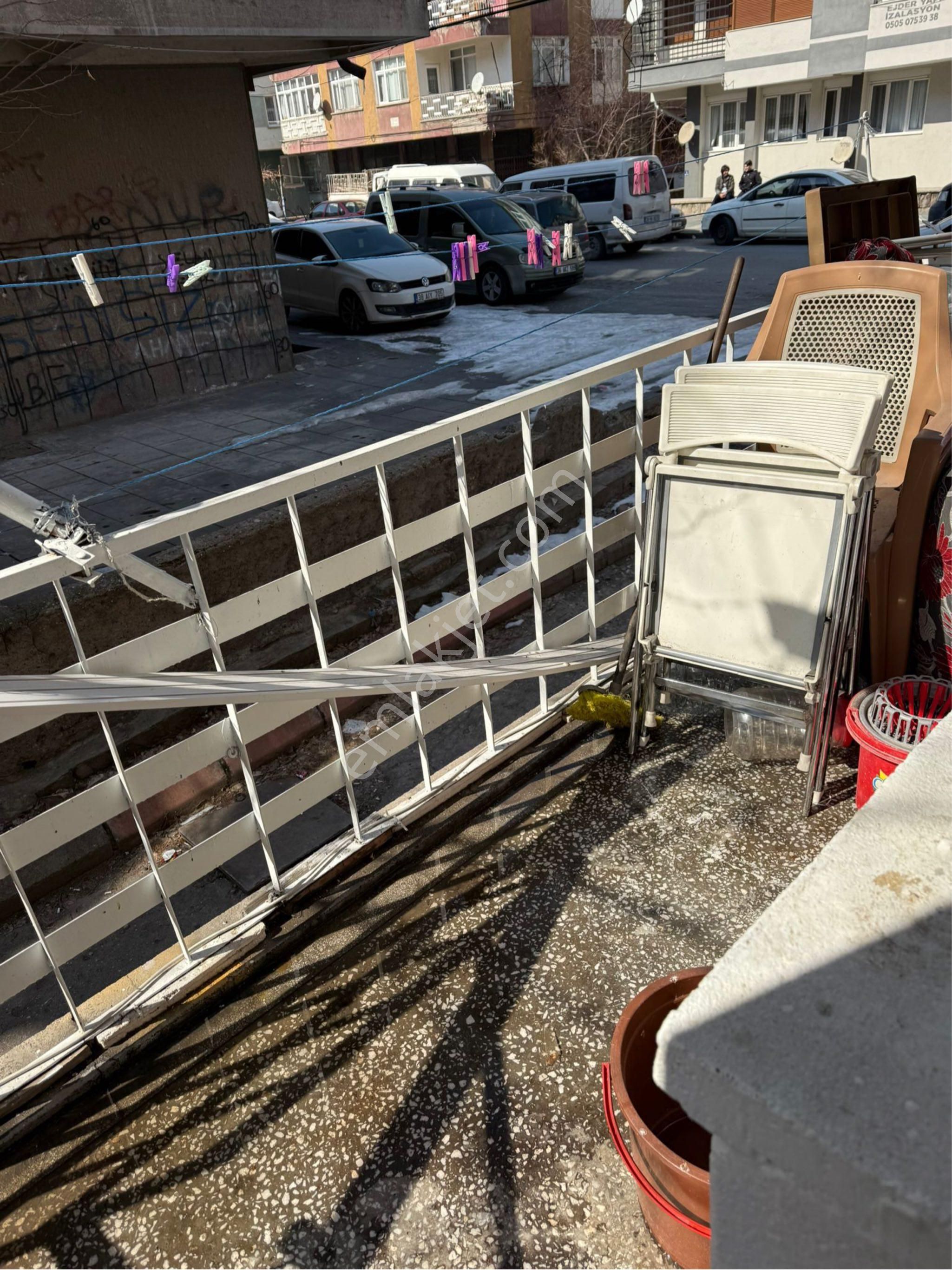 Anadolu Emlaktan Satılık Fevzi Çakmakta Zemin Kat Kombili Daire - Görsel 3