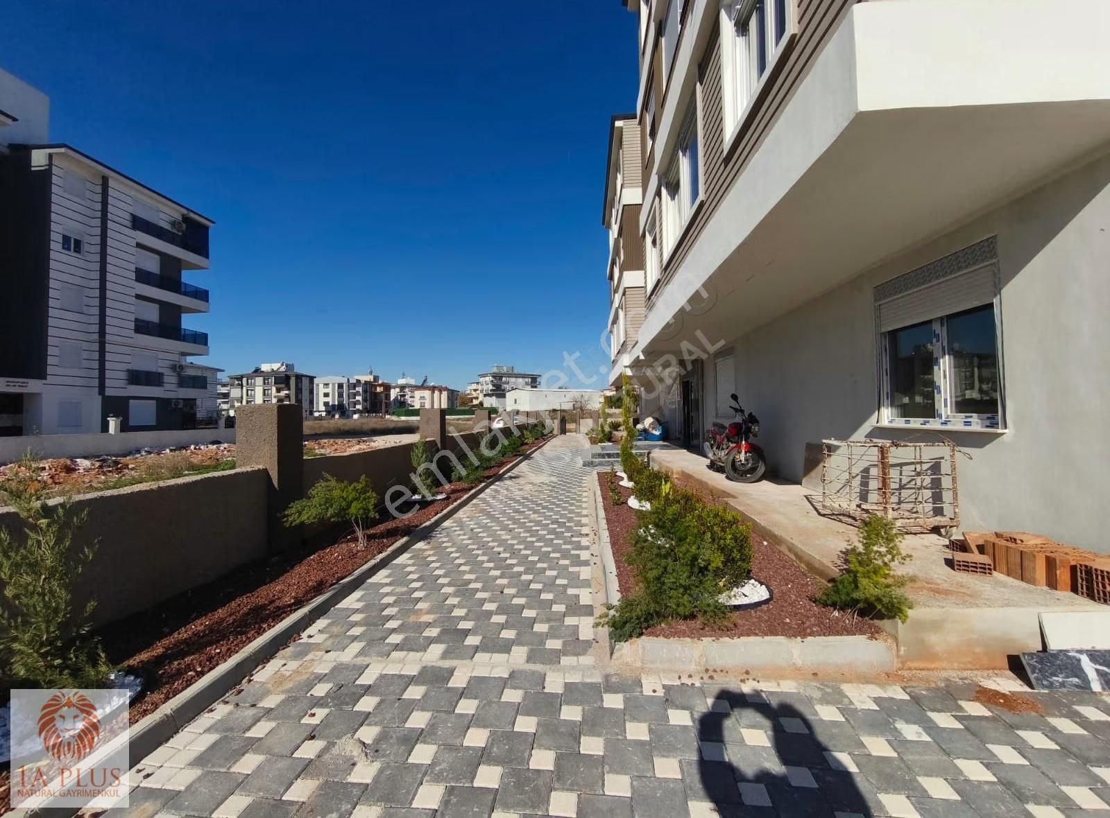 Düden Şelale Yakını Sıfır 3+1 140 M2 Lüx Yapılı Katta Asansörlü - Görsel 3