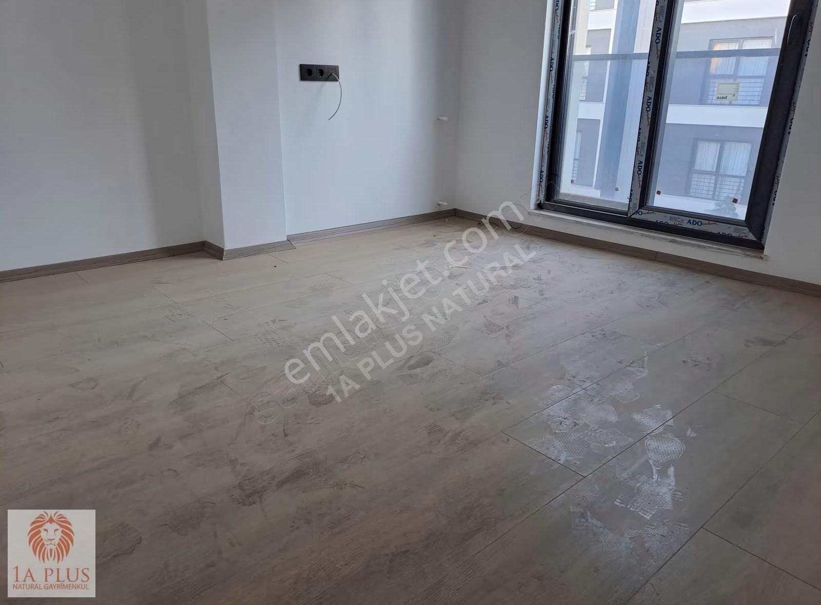 Tramvaya 50m Asansörlü 1+1 60m2 Satılık Geniş Daire - Görsel 18