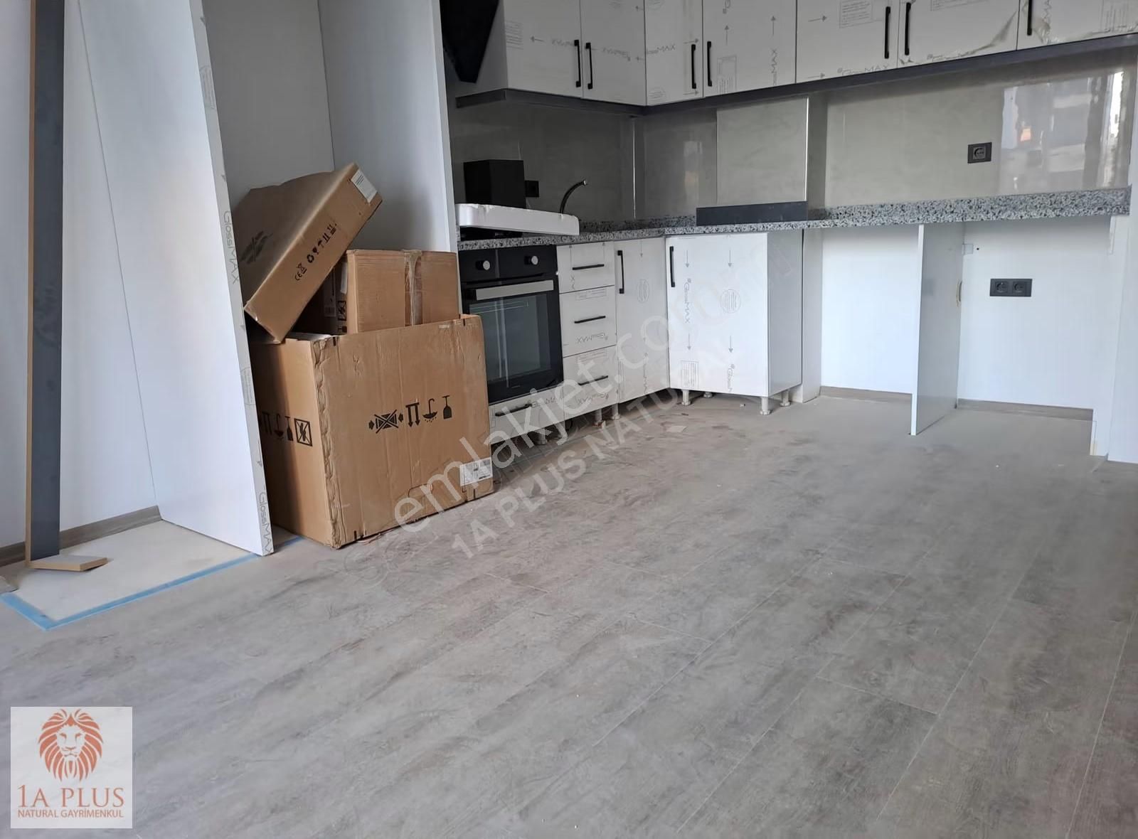 Tramvaya 50m Asansörlü 1+1 60m2 Satılık Geniş Daire - Görsel 9