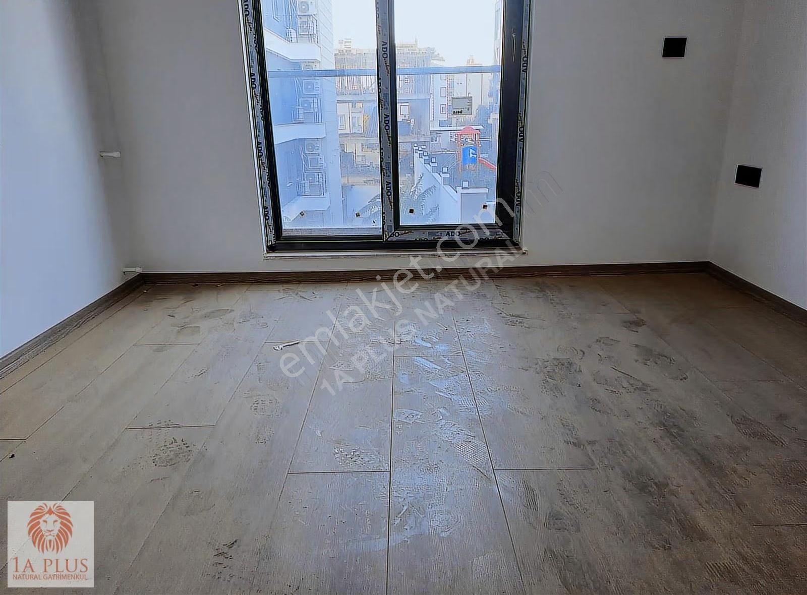 Tramvaya 50m Asansörlü 1+1 60m2 Satılık Geniş Daire - Görsel 12