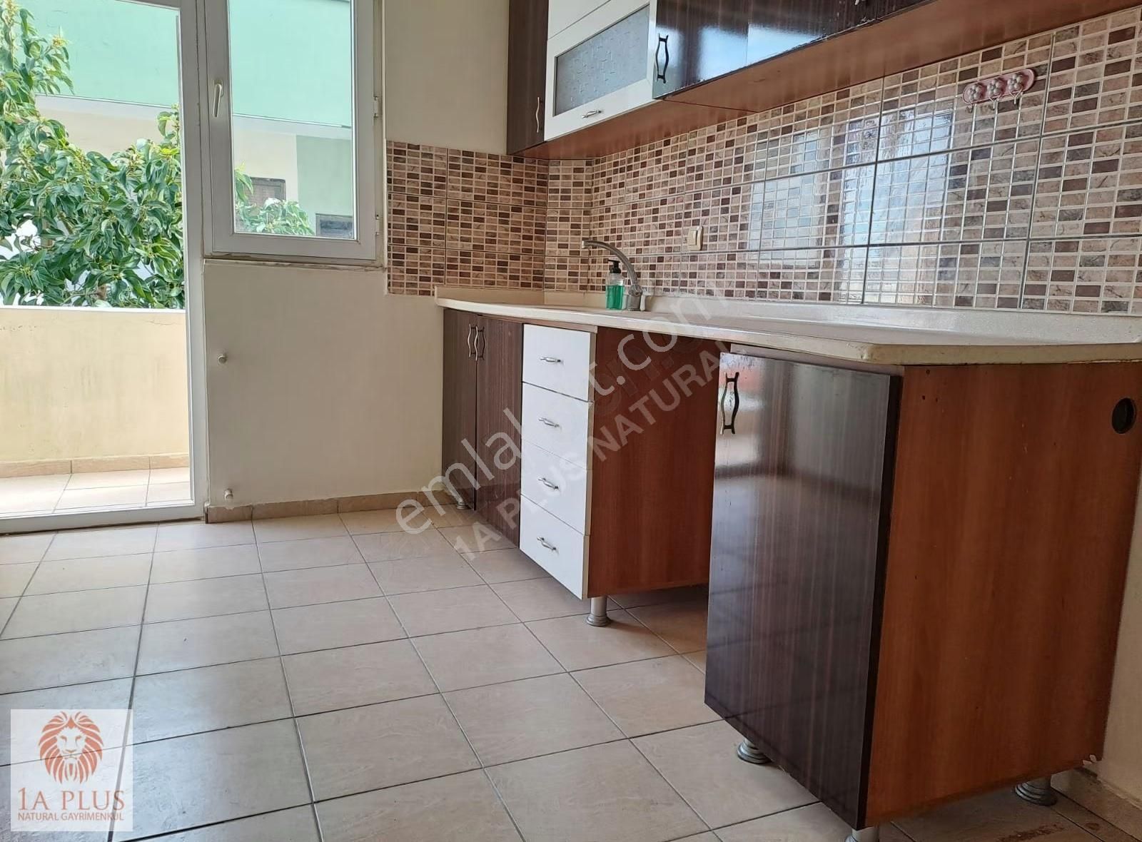 Tramvaya Yakın Limitsiz Kredi İmkanı 120m2 Satılık Geniş Daire