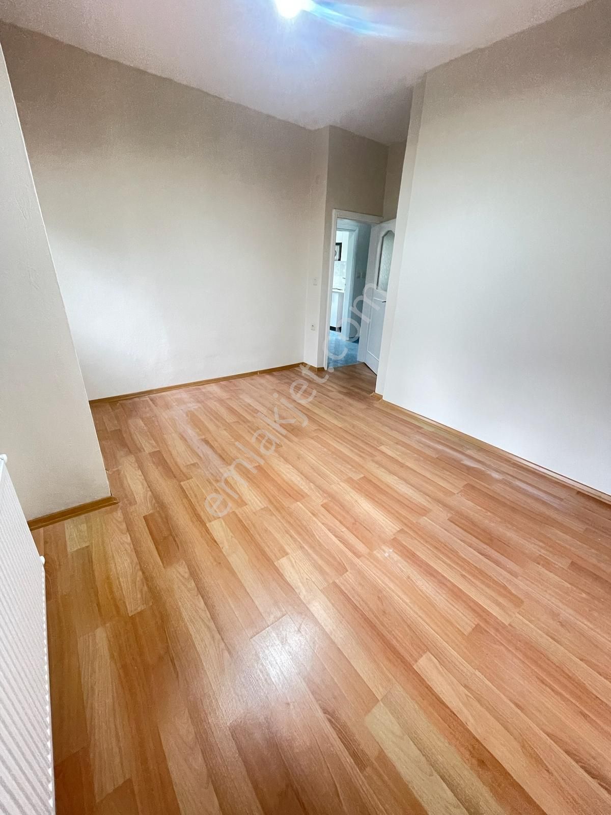 Koru Emlak'tan 1+1 Ferah Giriş Kat Daire - Görsel 4