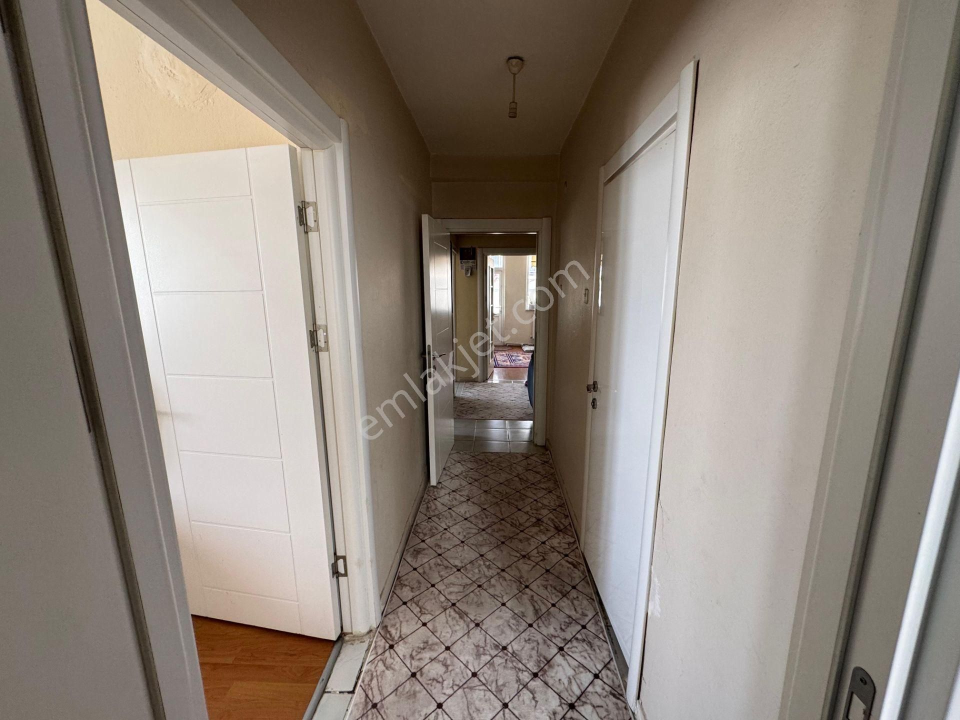 Tavlusun Mah Anayola Sıfır Mesafede Ara Kat 3+1 Fırsat Daire - Görsel 16