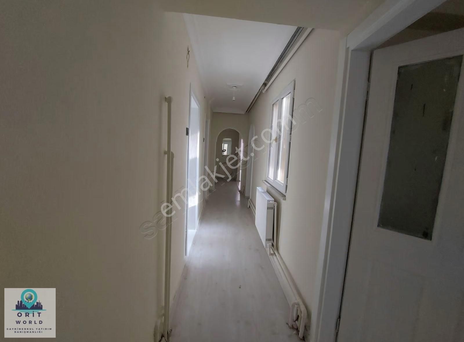 Altıparmakta Merkezi Konumda | Yeni Boyalı | 2+1 |kiralık Daire - Görsel 3