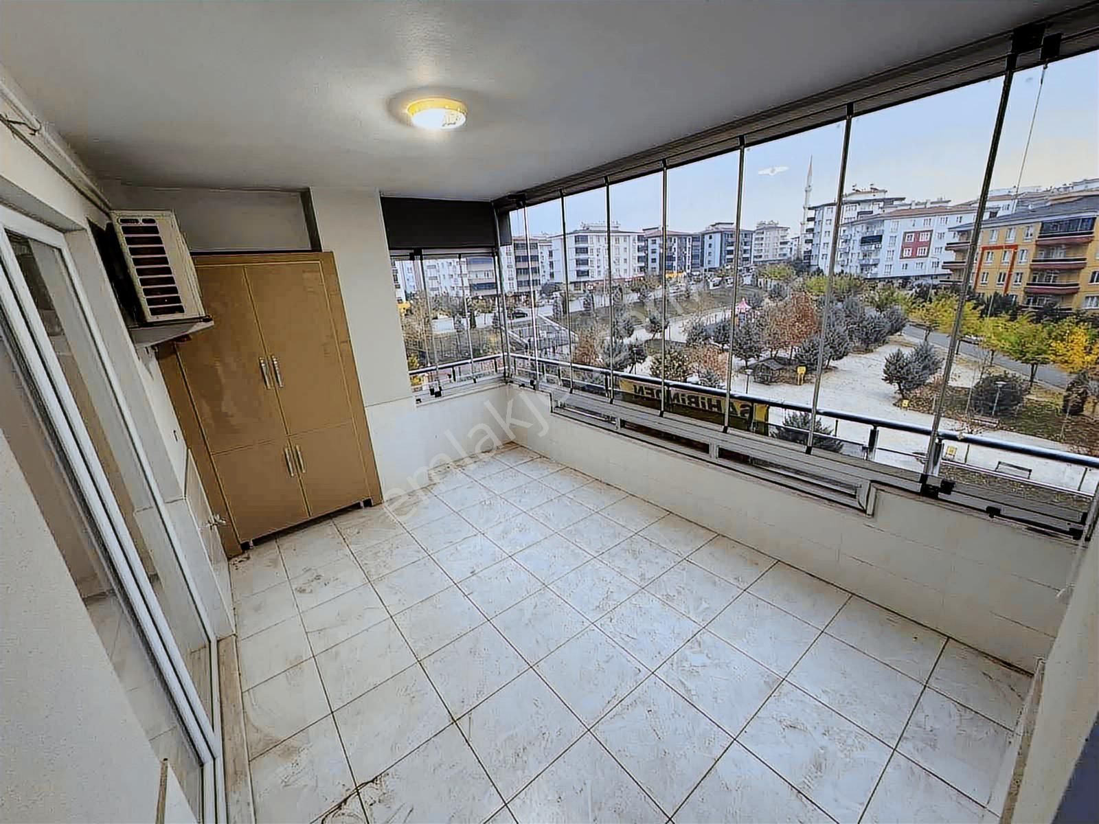 Bülbülzade Mahallesinde Garajlı Satılık Geniş Oturumlu 4+1 Daire - Görsel 27