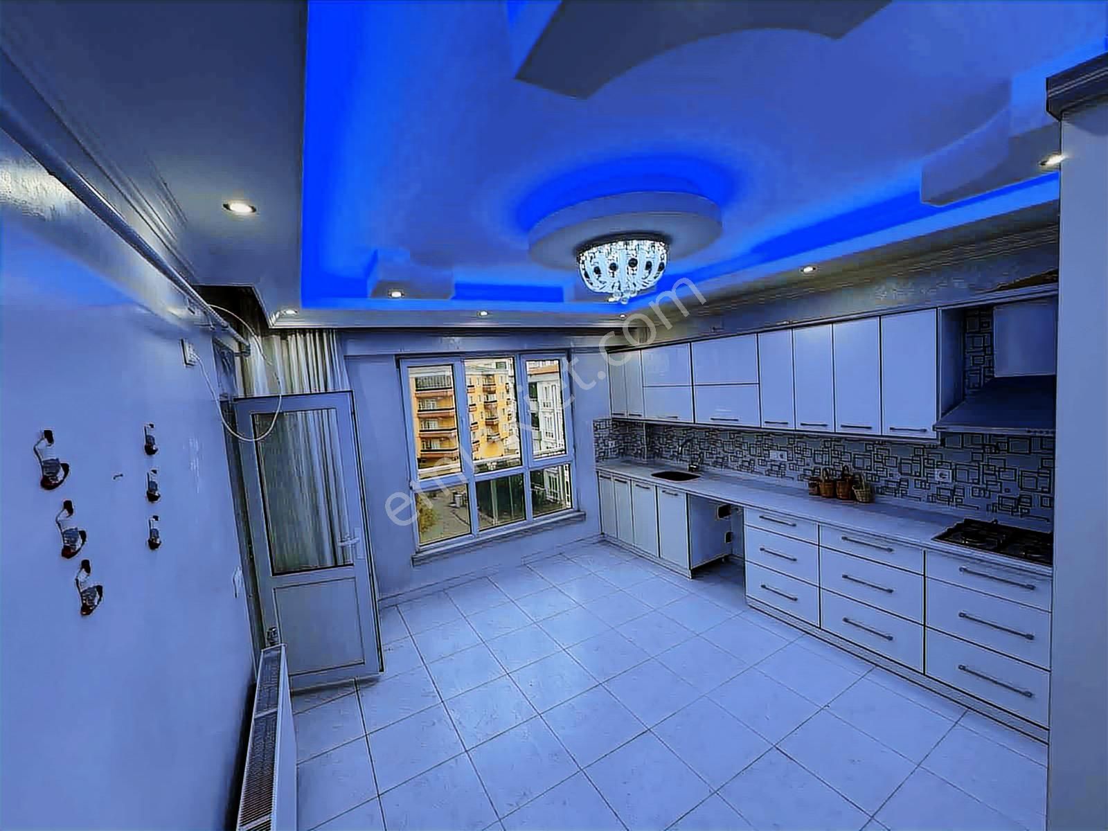 Bülbülzade Mahallesinde Garajlı Satılık Geniş Oturumlu 4+1 Daire - Görsel 4