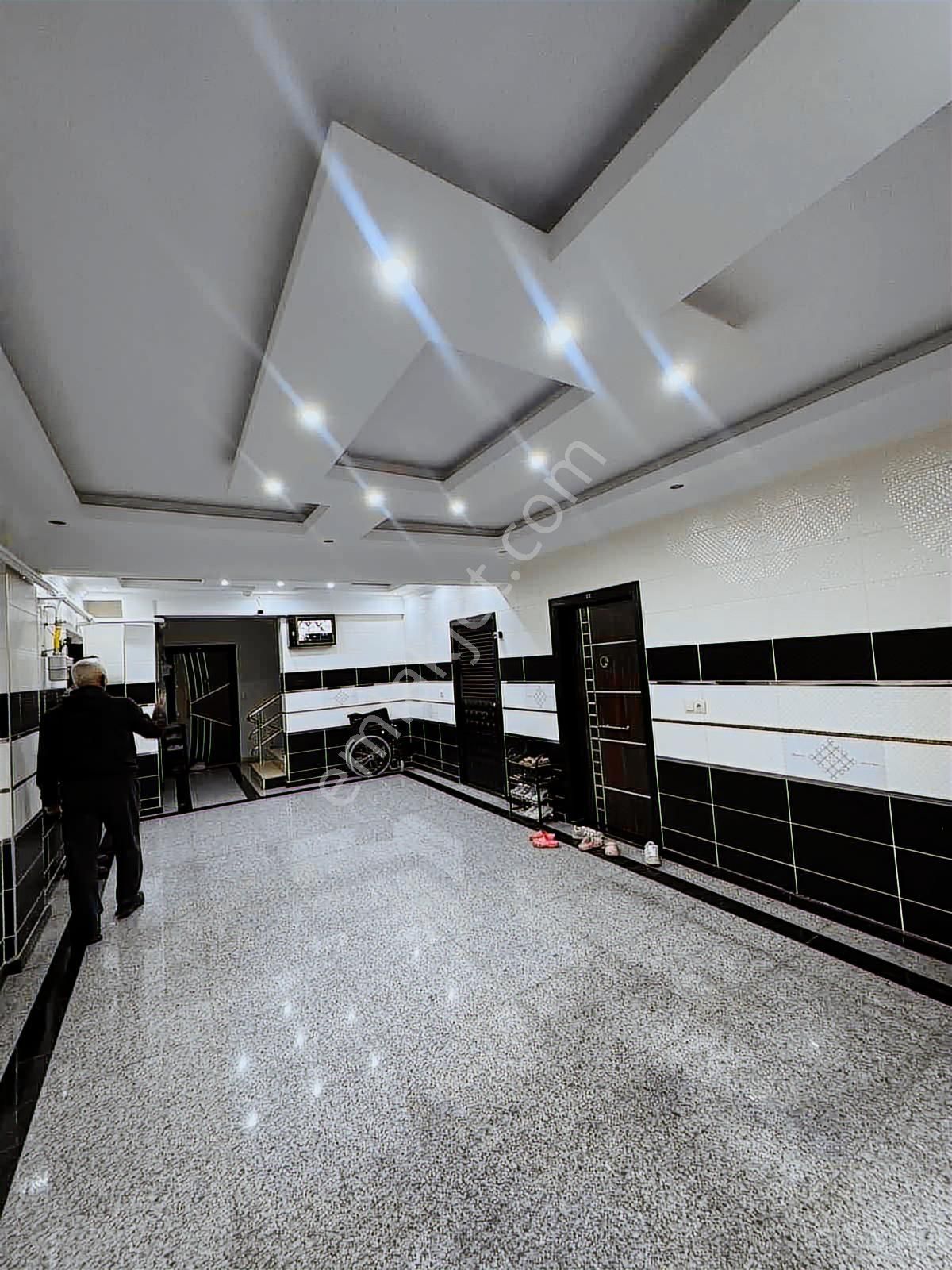 Bülbülzade Mahallesinde Garajlı Satılık Geniş Oturumlu 4+1 Daire - Görsel 18